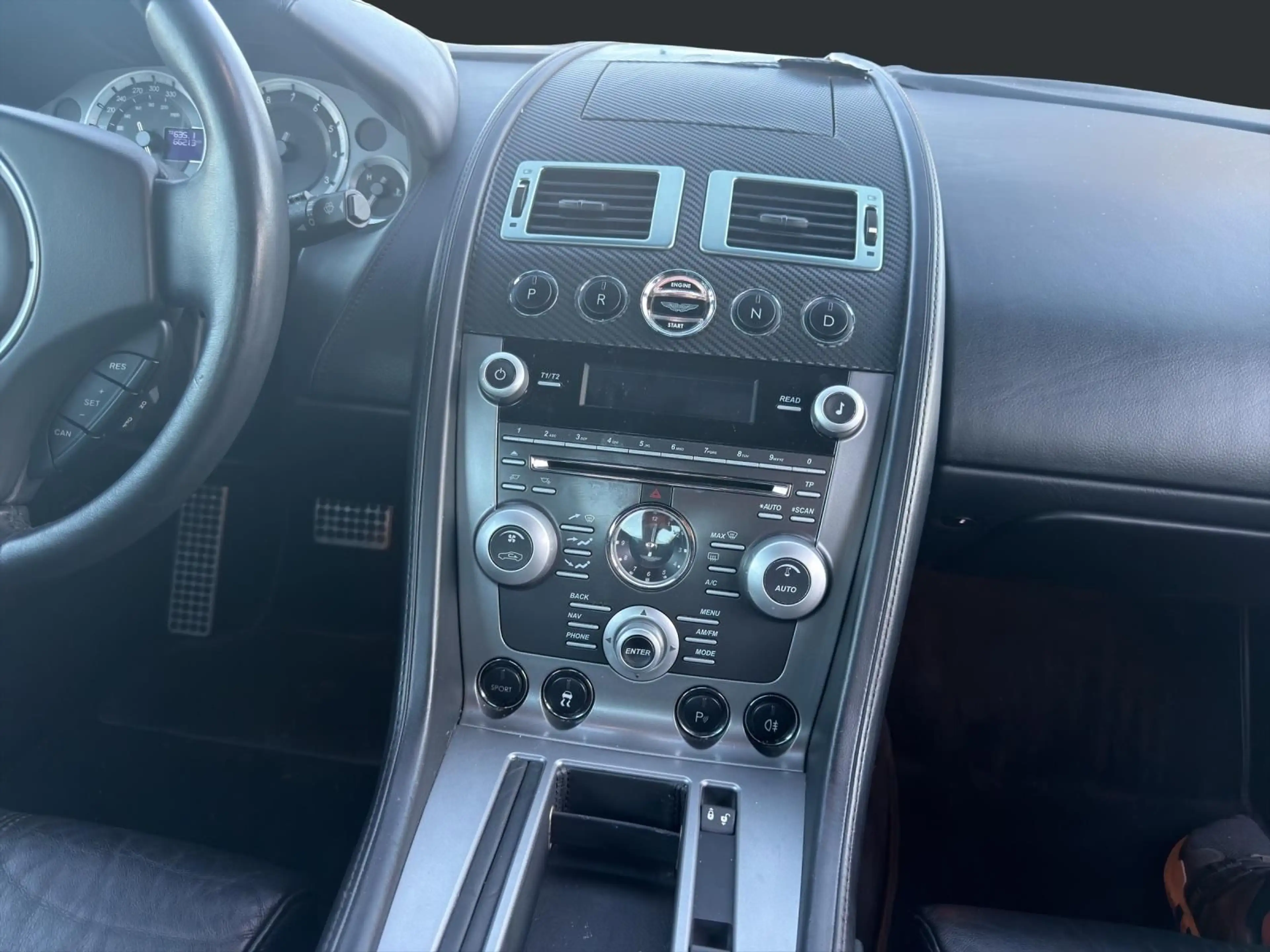 Aston Martin DB9 Coupe 6.0 V12 Touchtronic II* — photo 15