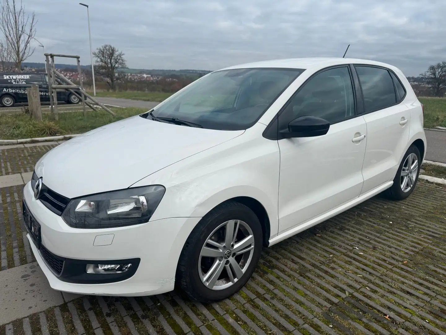 Volkswagen Polo V Match *SHZ*PDC*TEMPO*8-fach*TÜV NEU* Weiß - 1