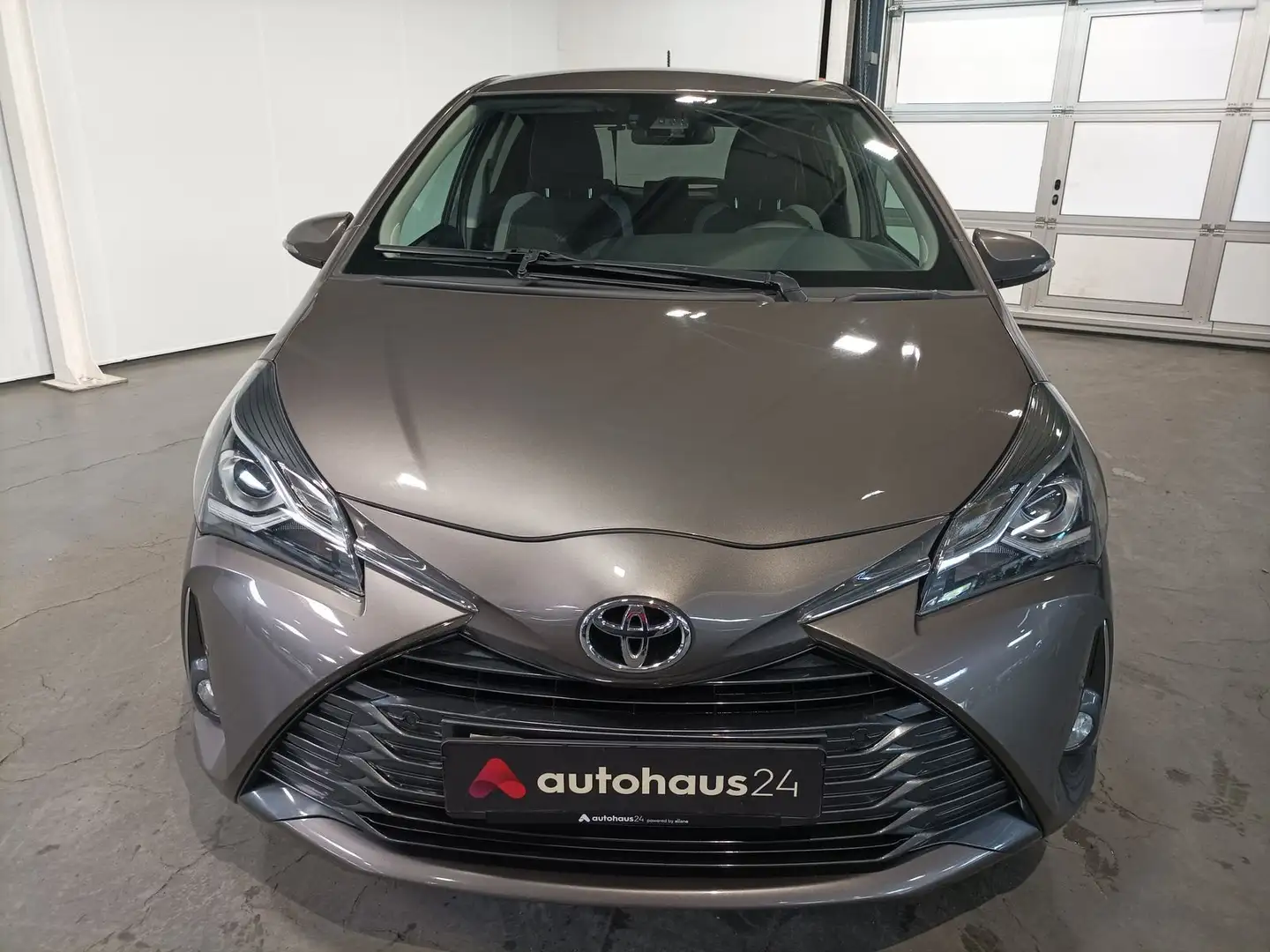 Toyota Yaris 1.5 Dual-VVT-iE Team D|Sitzheiz|ParkPilot Gris - 2