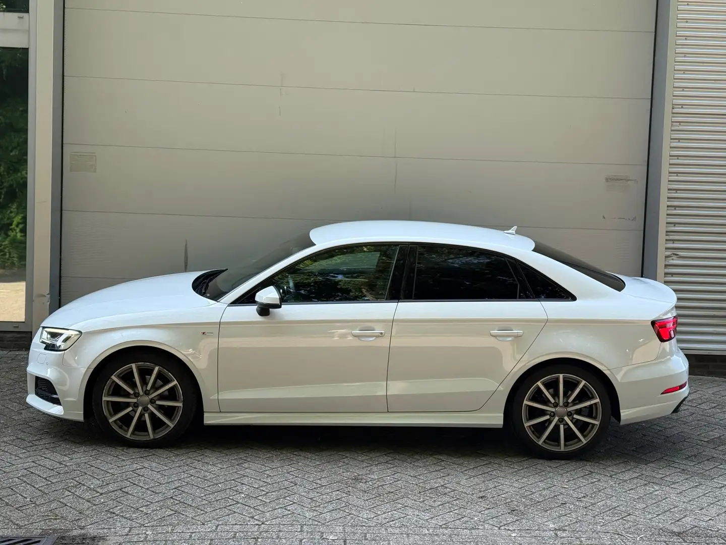 Audi A3 Limousine 1.5 TFSI CoD Sport S Line Edition l ACC Blanc - 2