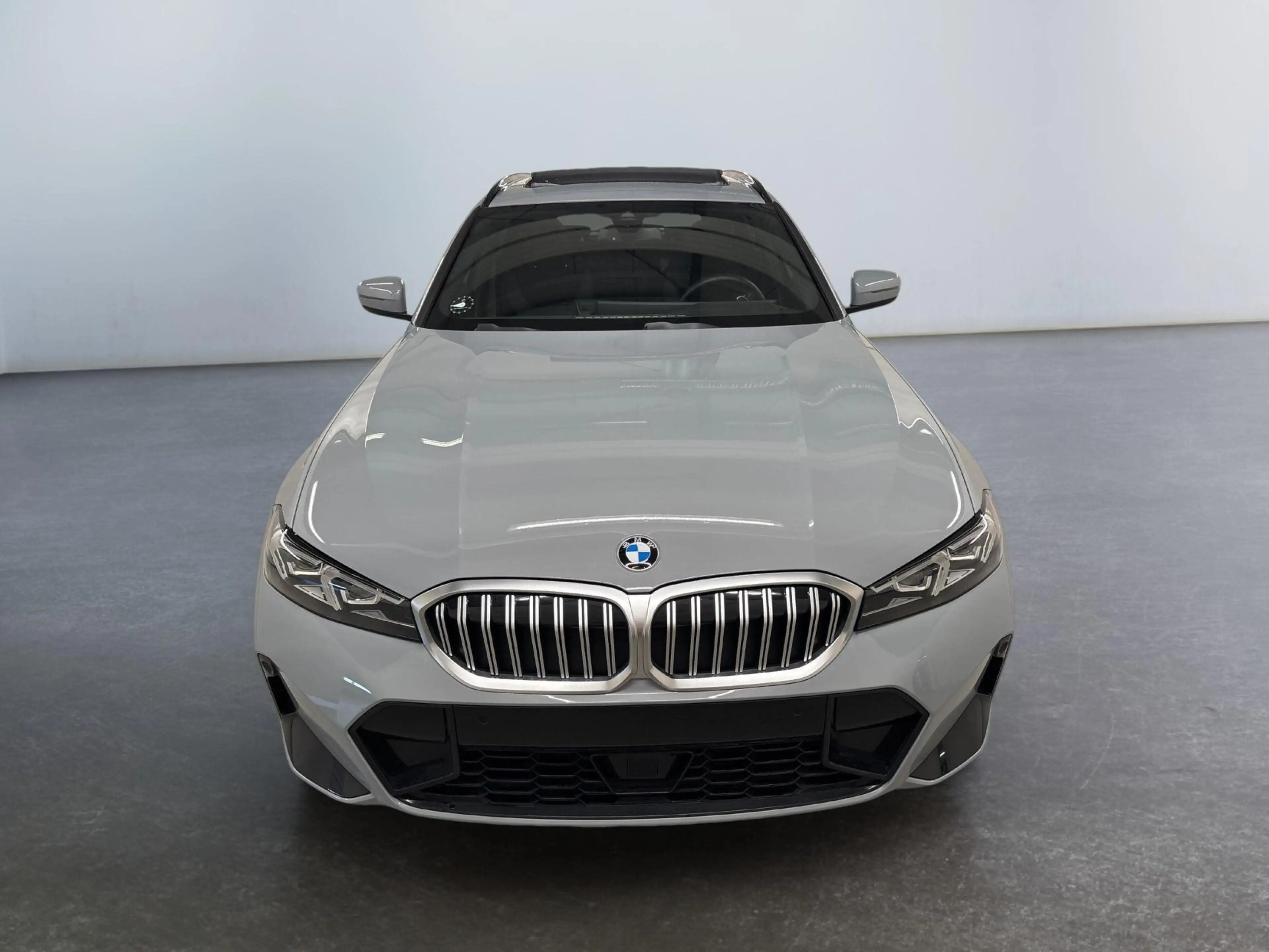 BMW 330 Touring 330i xDrive M Sport 245PS/180kW Steptro... — photo 2