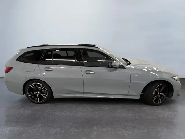 BMW 3 Series view 8