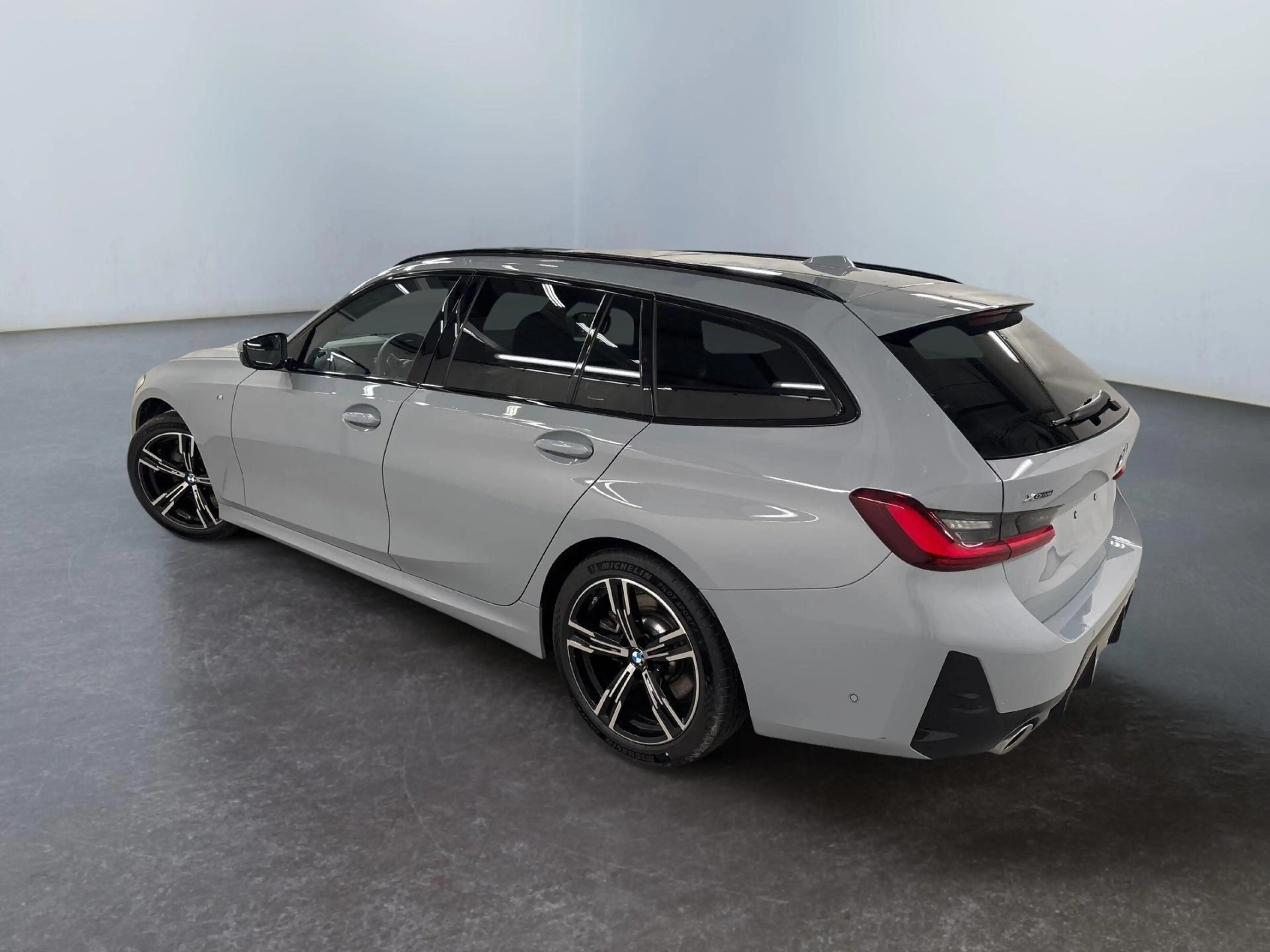 BMW 330 Touring 330i xDrive M Sport 245PS/180kW Steptro... — photo 5