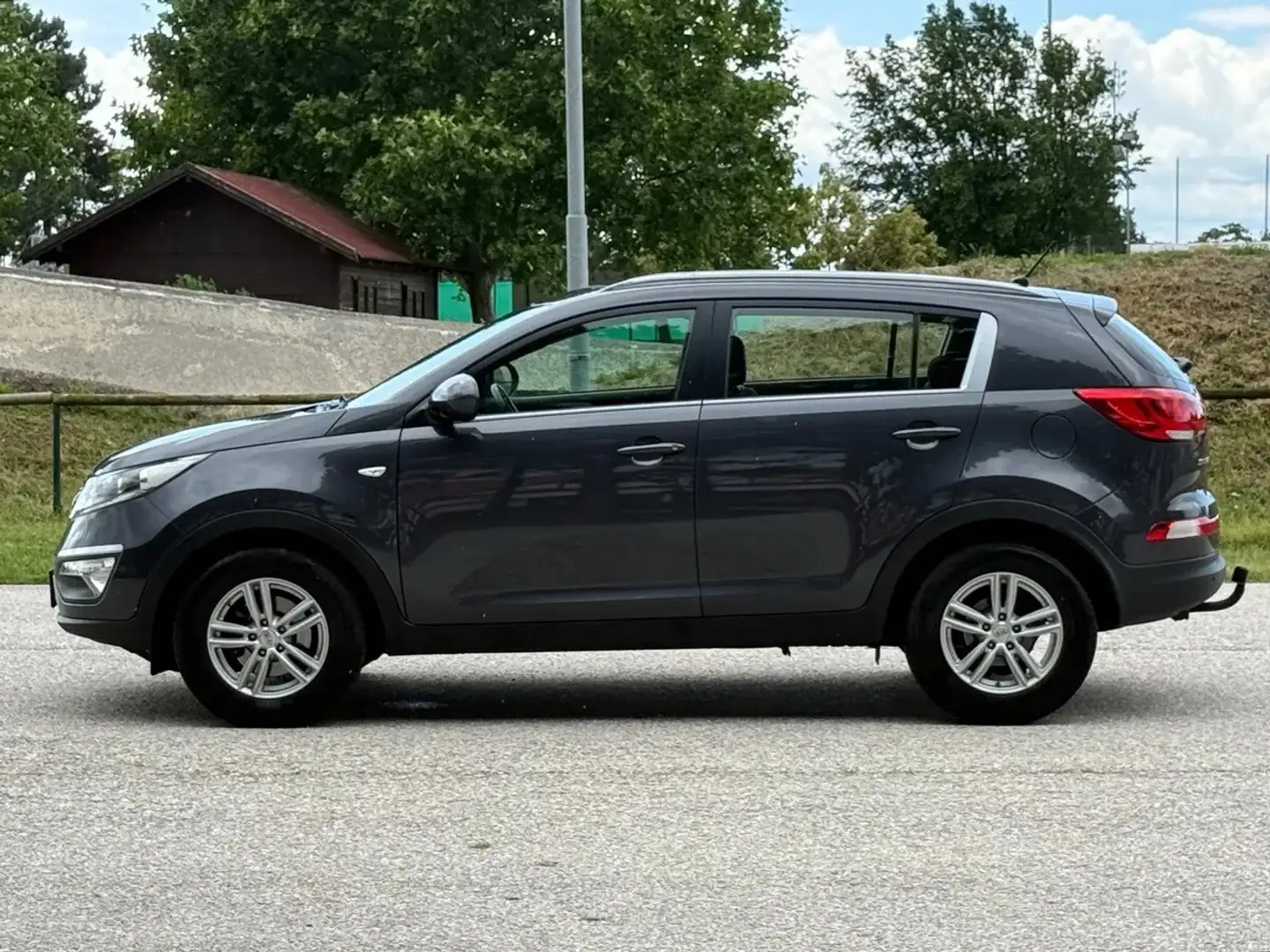 Kia Sportage Silber 1,7 CRDi 2WD Grau - 2