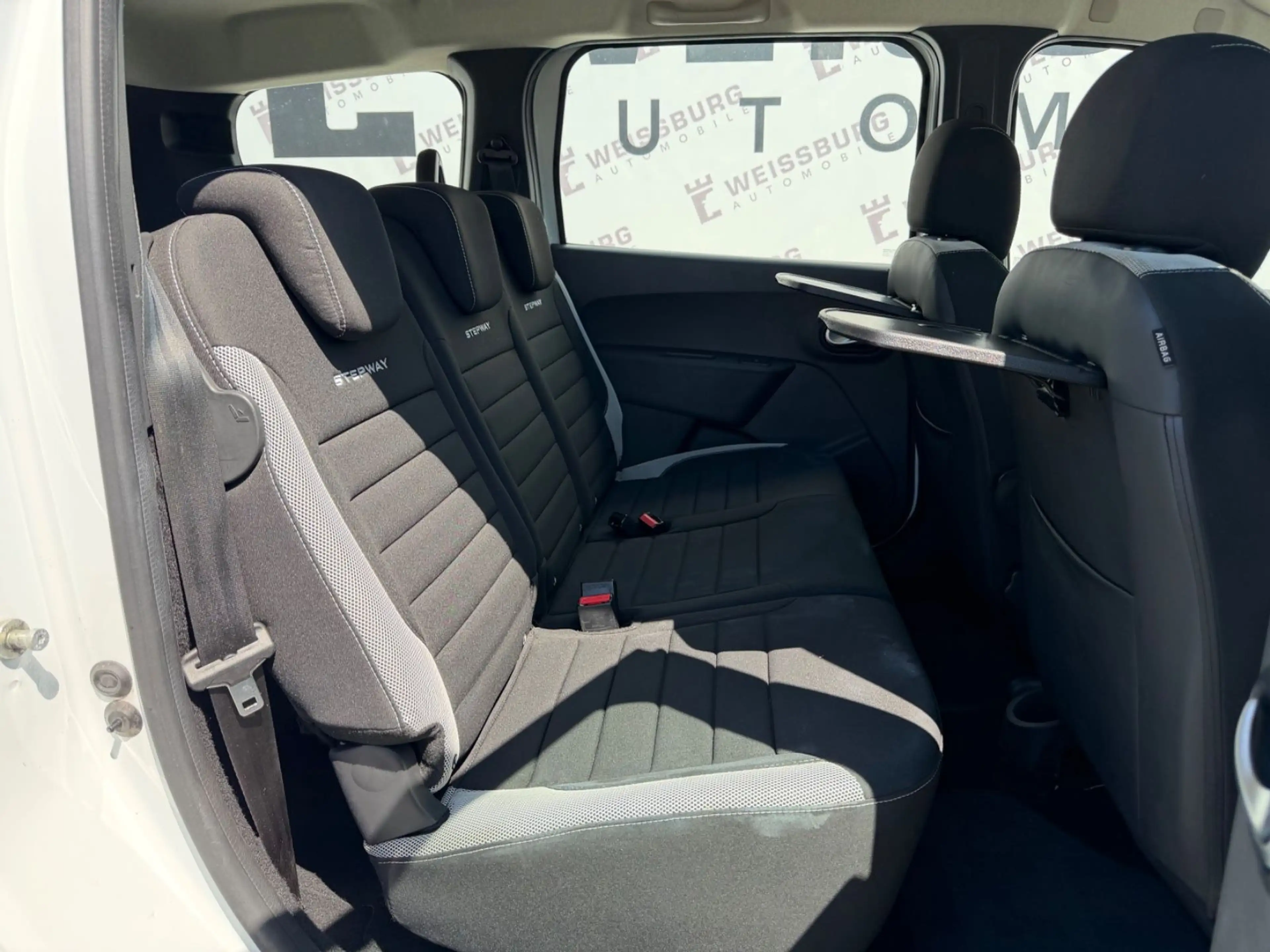 Dacia Lodgy Stepway 1.3TCe NAVI*RFK*KLIMA*SHZ*TEMPOMAT — photo 10