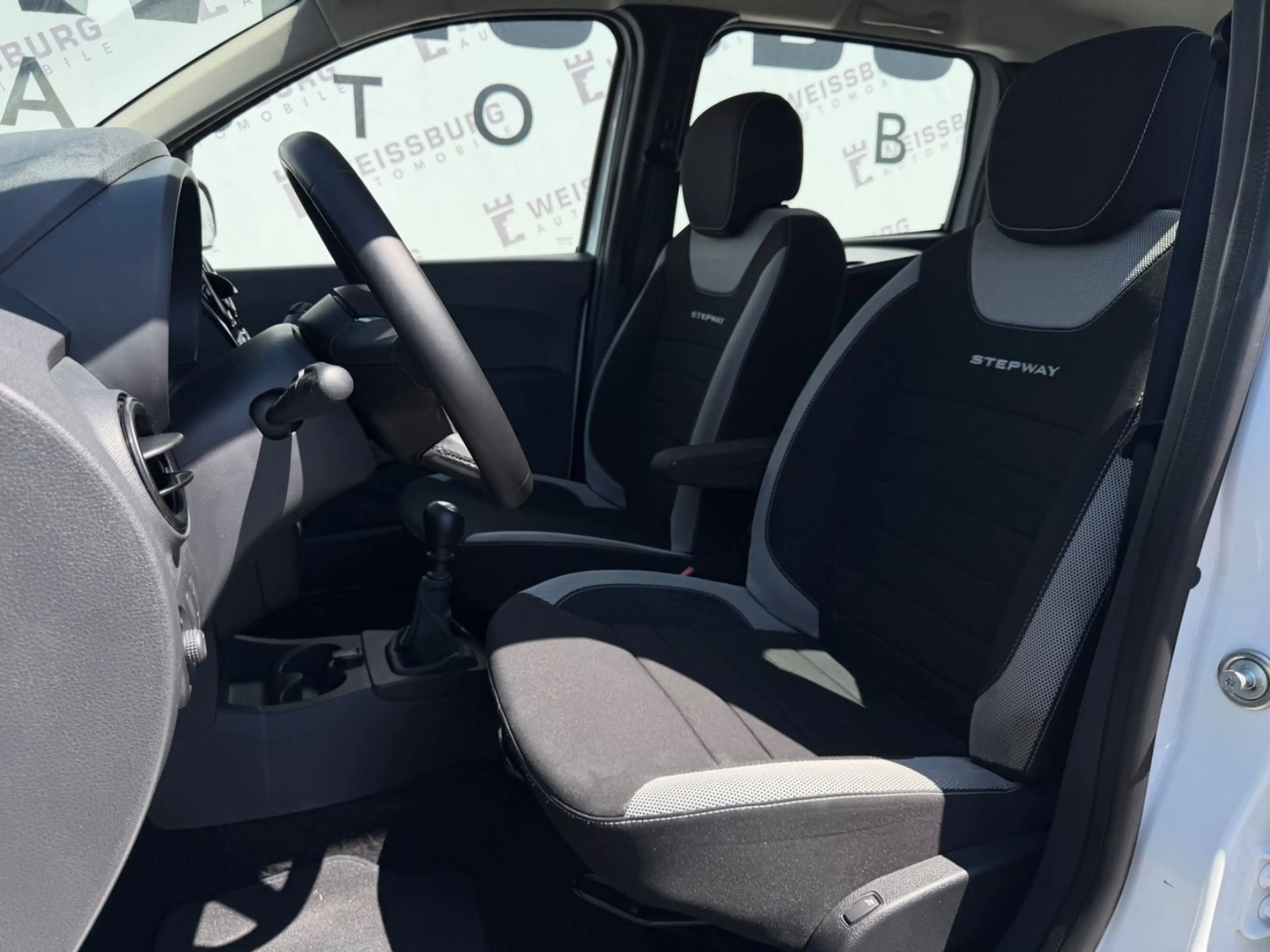 Dacia Lodgy Stepway 1.3TCe NAVI*RFK*KLIMA*SHZ*TEMPOMAT — photo 8