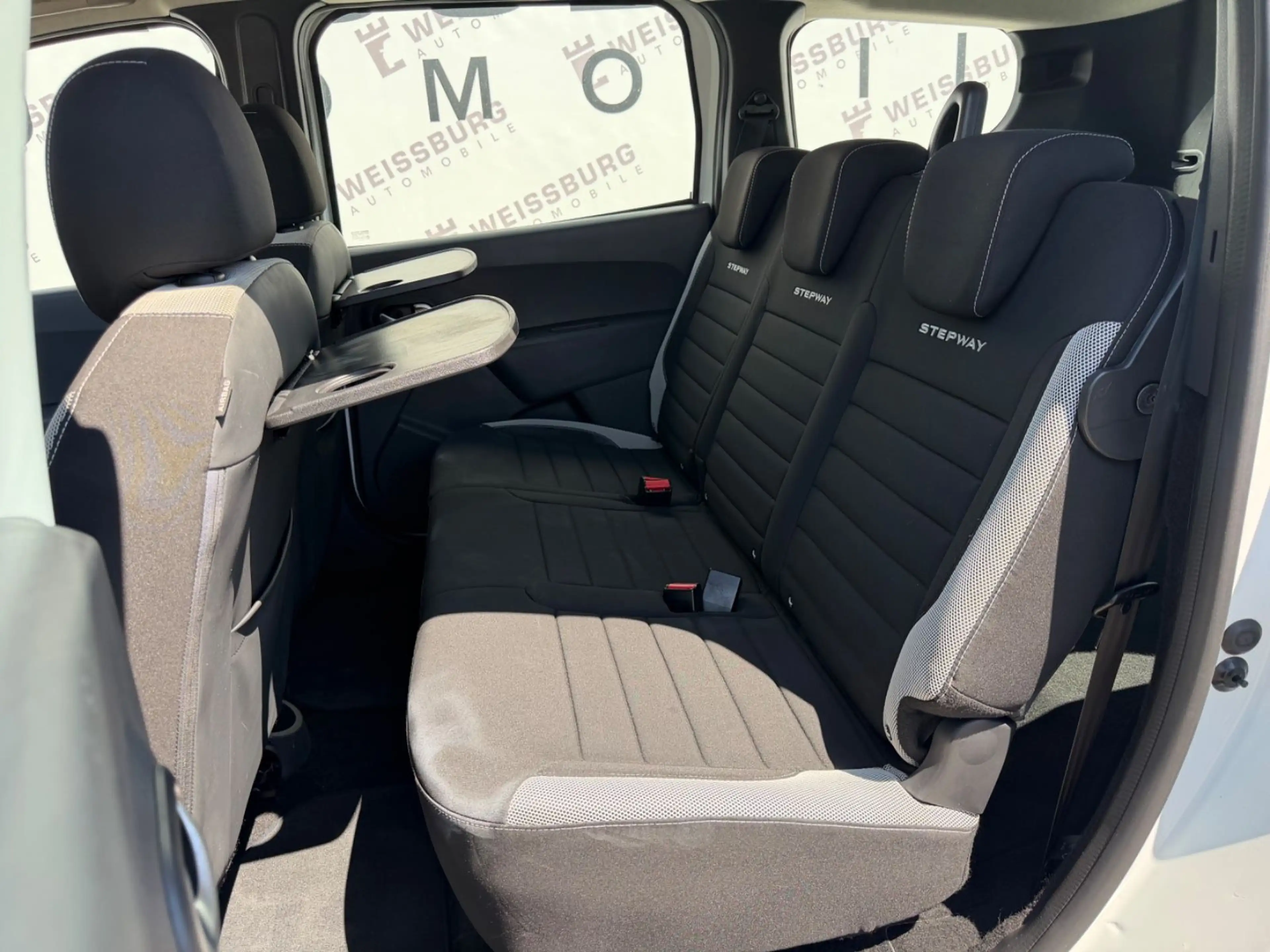 Dacia Lodgy Stepway 1.3TCe NAVI*RFK*KLIMA*SHZ*TEMPOMAT — photo 9