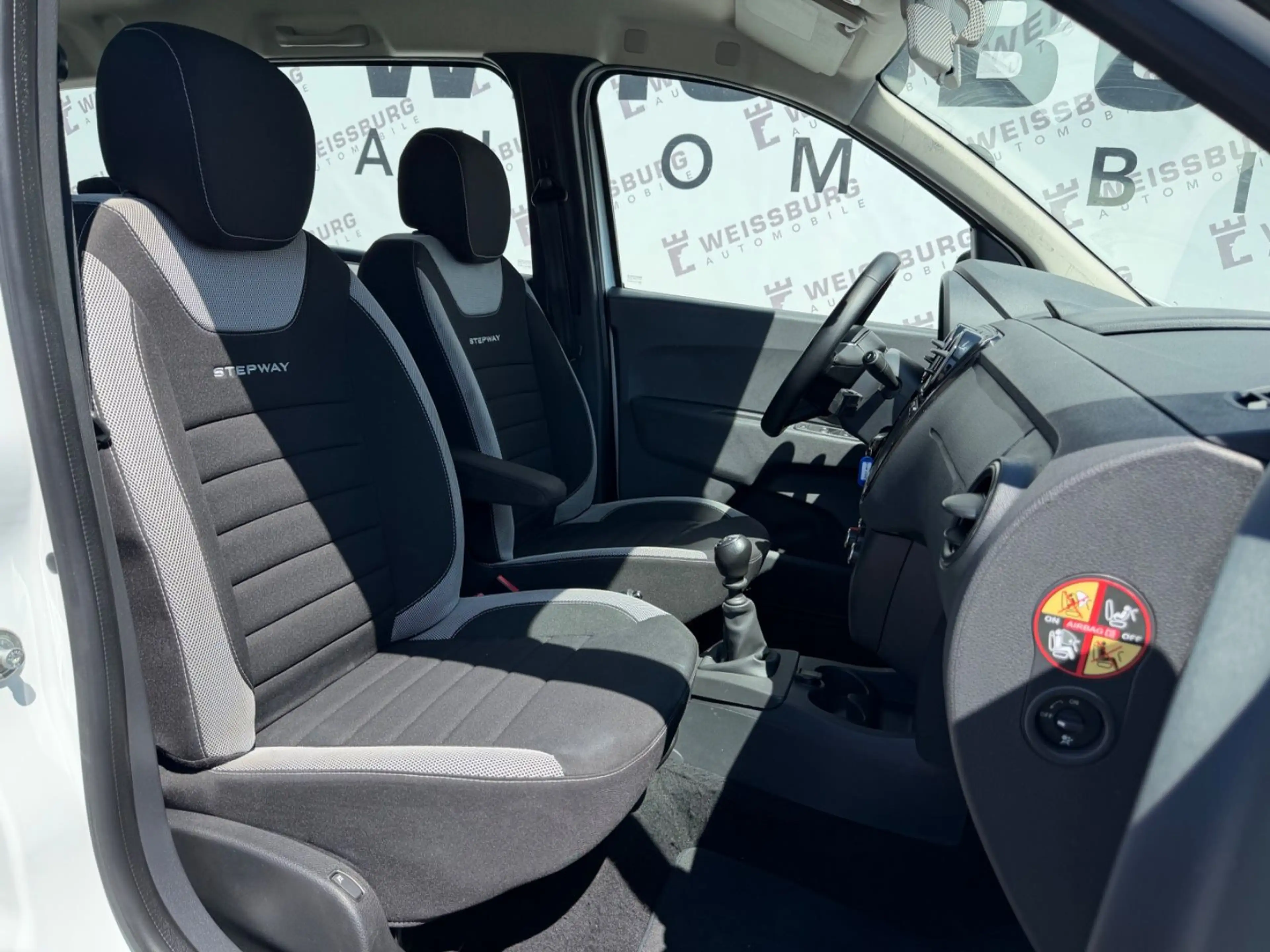 Dacia Lodgy Stepway 1.3TCe NAVI*RFK*KLIMA*SHZ*TEMPOMAT — photo 11