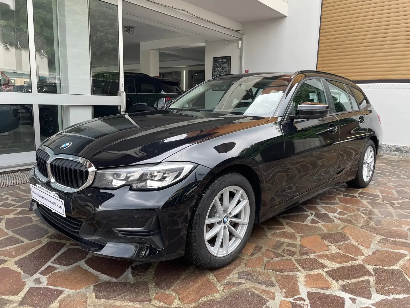 BMW 316 Touring 316d Touring mhev 48V Business Advan. auto Noir - 1