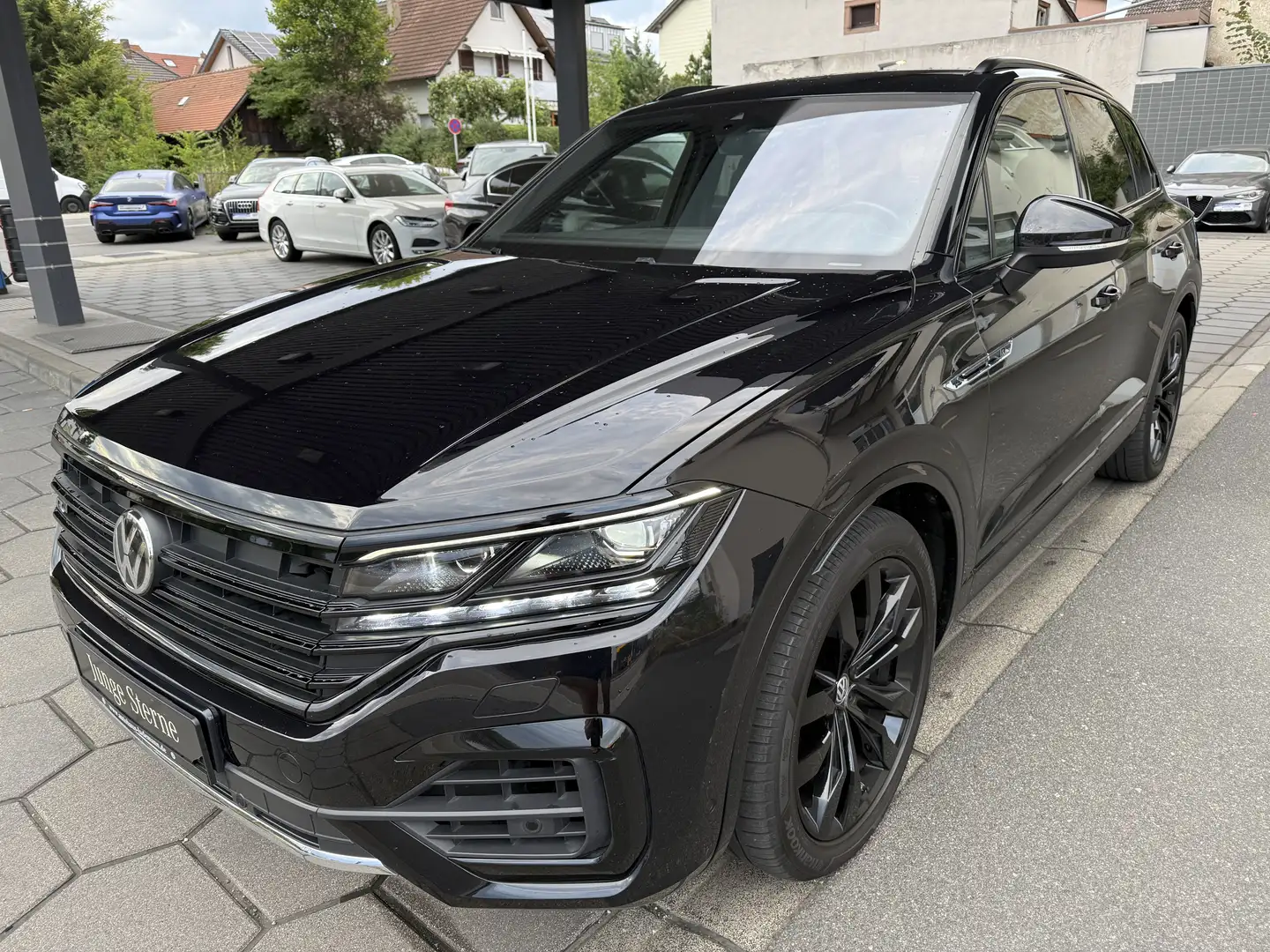 Volkswagen Touareg R-Line 4Motion Matrix 1.HD  AHK Black Edition  "21 Schwarz - 1