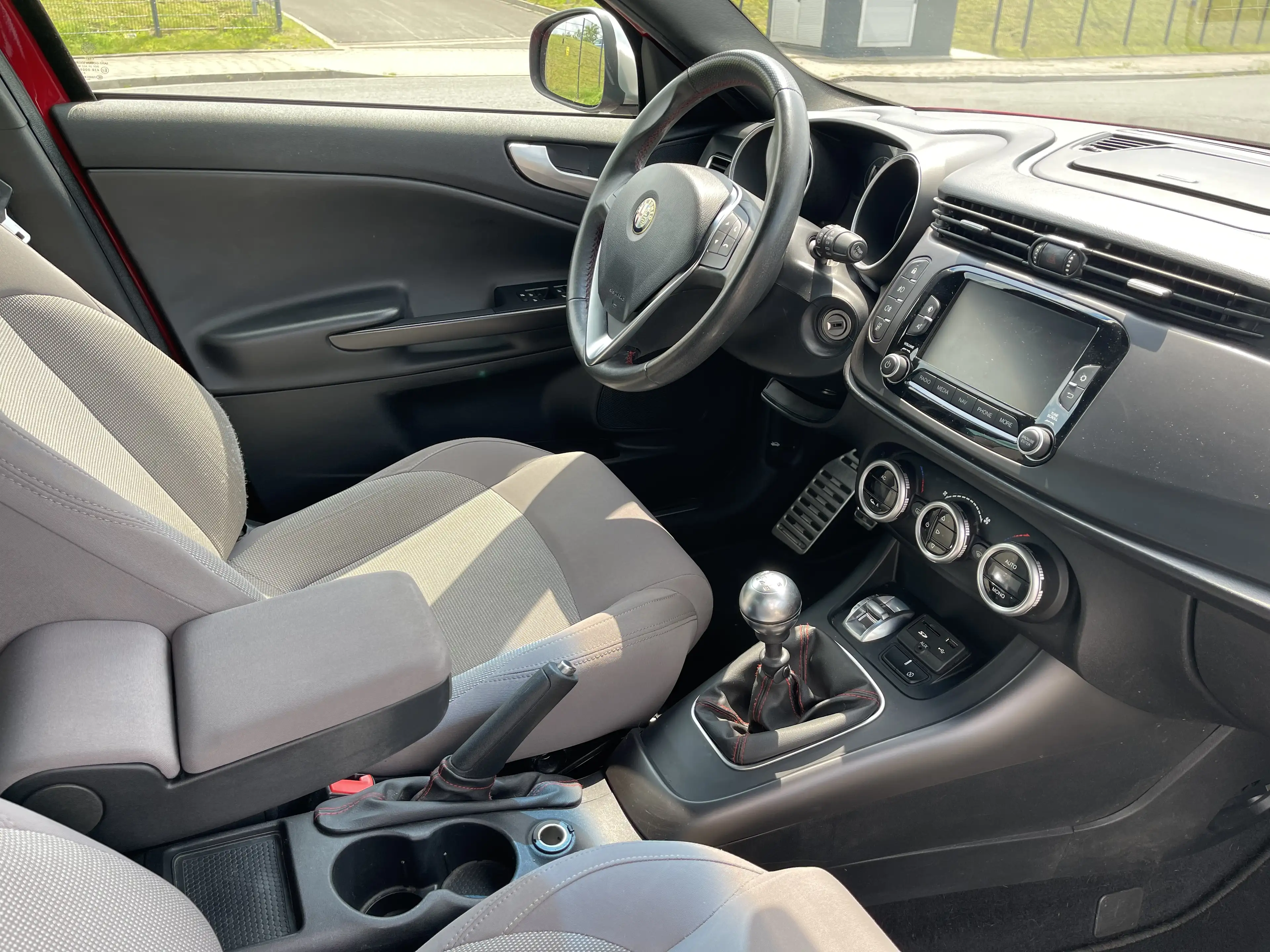 Alfa Romeo Giulietta 1.4 Turbo Turismo Multiair 2Hand Navi Top Gepflegt — photo 11