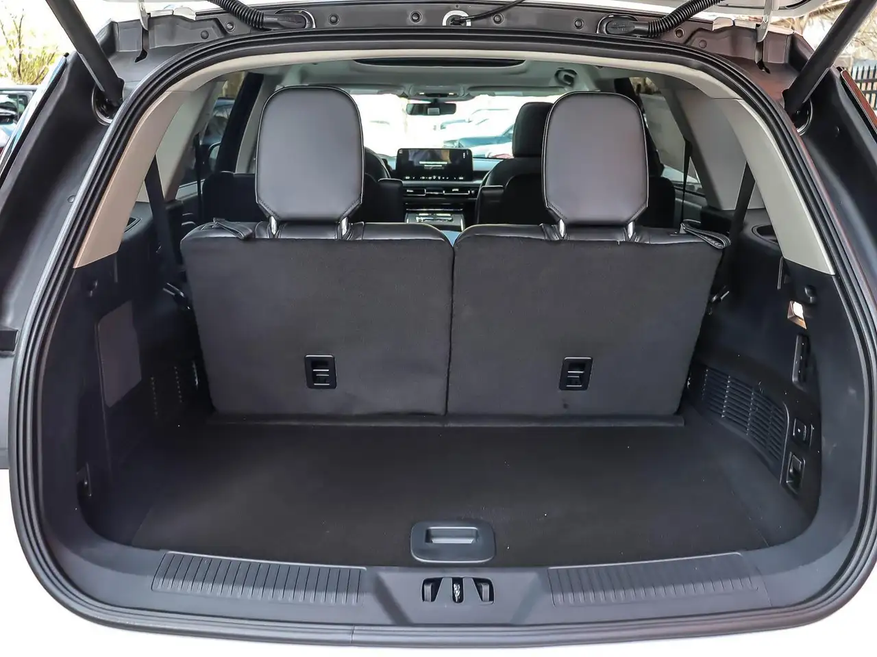 Lincoln Aviator снимка Lincoln Aviator