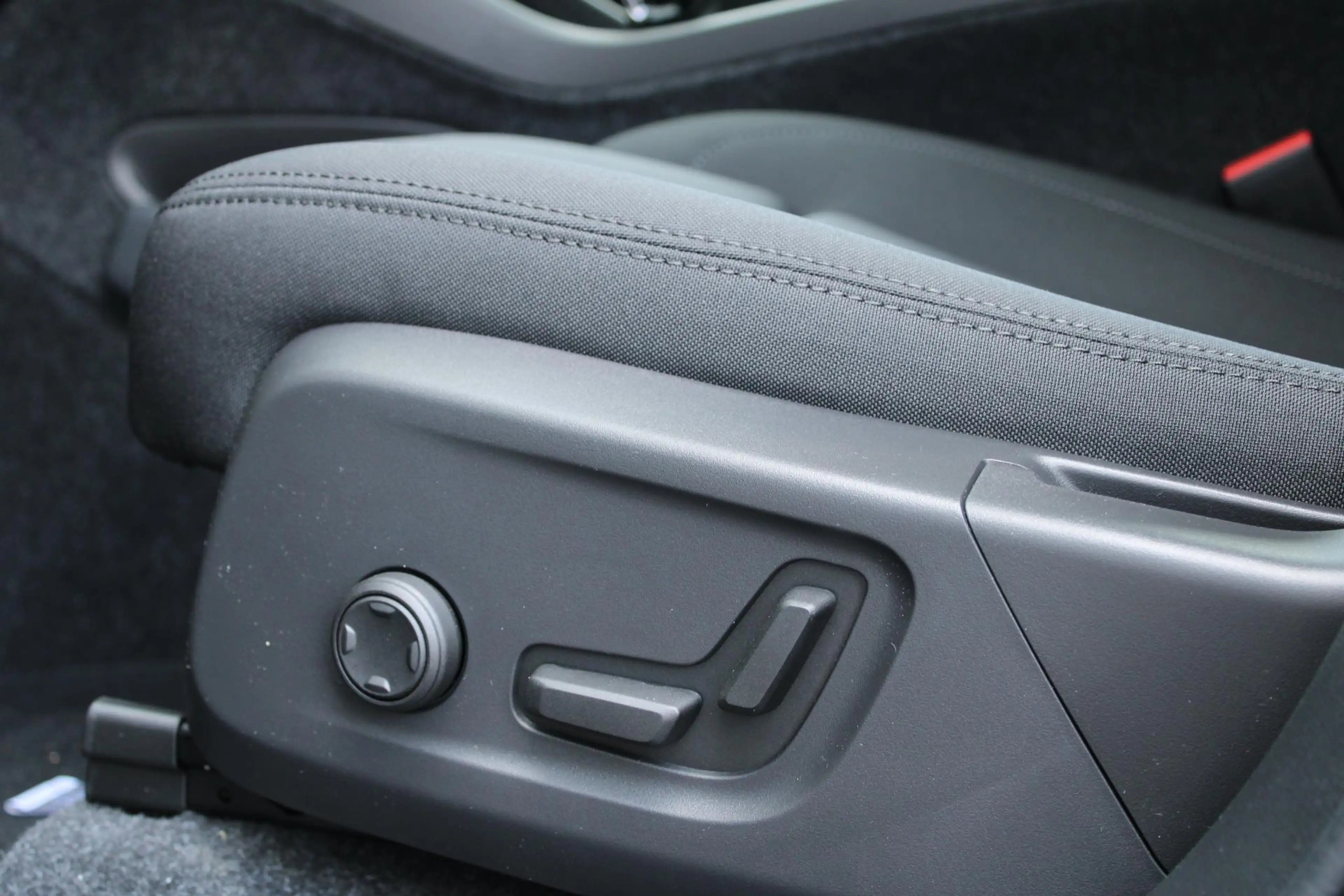 Volvo EX40 Single Motor Extended Range Plus Europa 82 kWh | A — photo 12