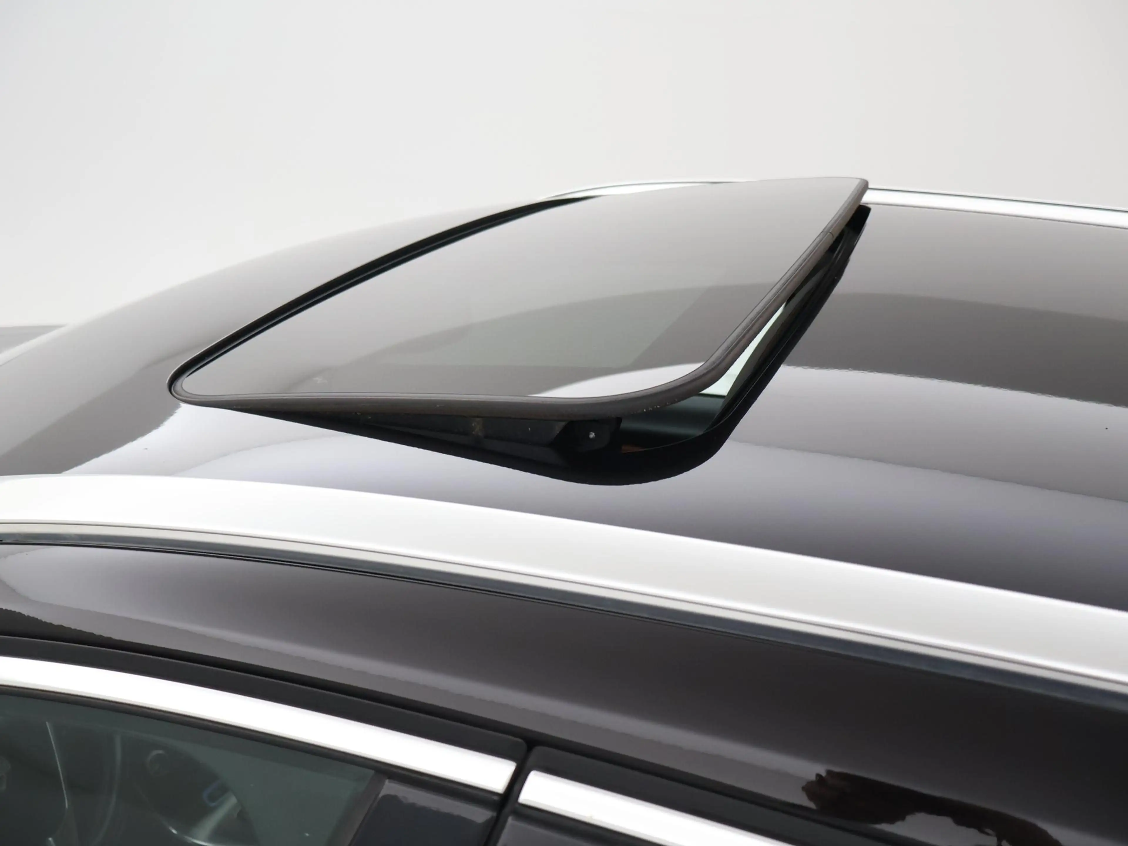 Volvo V60 2.4 D6 AWD PLUG-IN AMBER BLACK + COGNAC LEDER | AD — photo 17