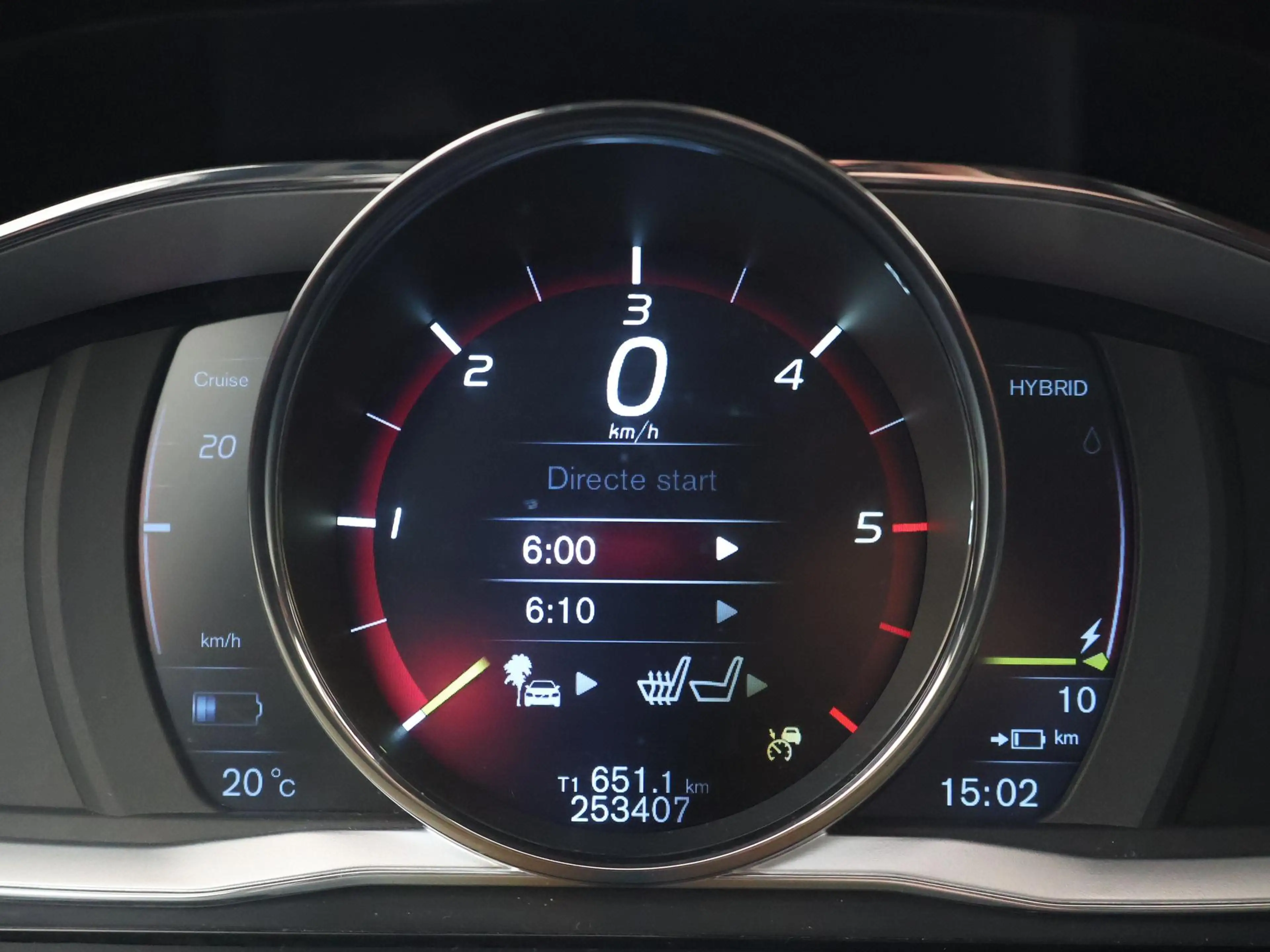 Volvo V60 2.4 D6 AWD PLUG-IN AMBER BLACK + COGNAC LEDER | AD — photo 20