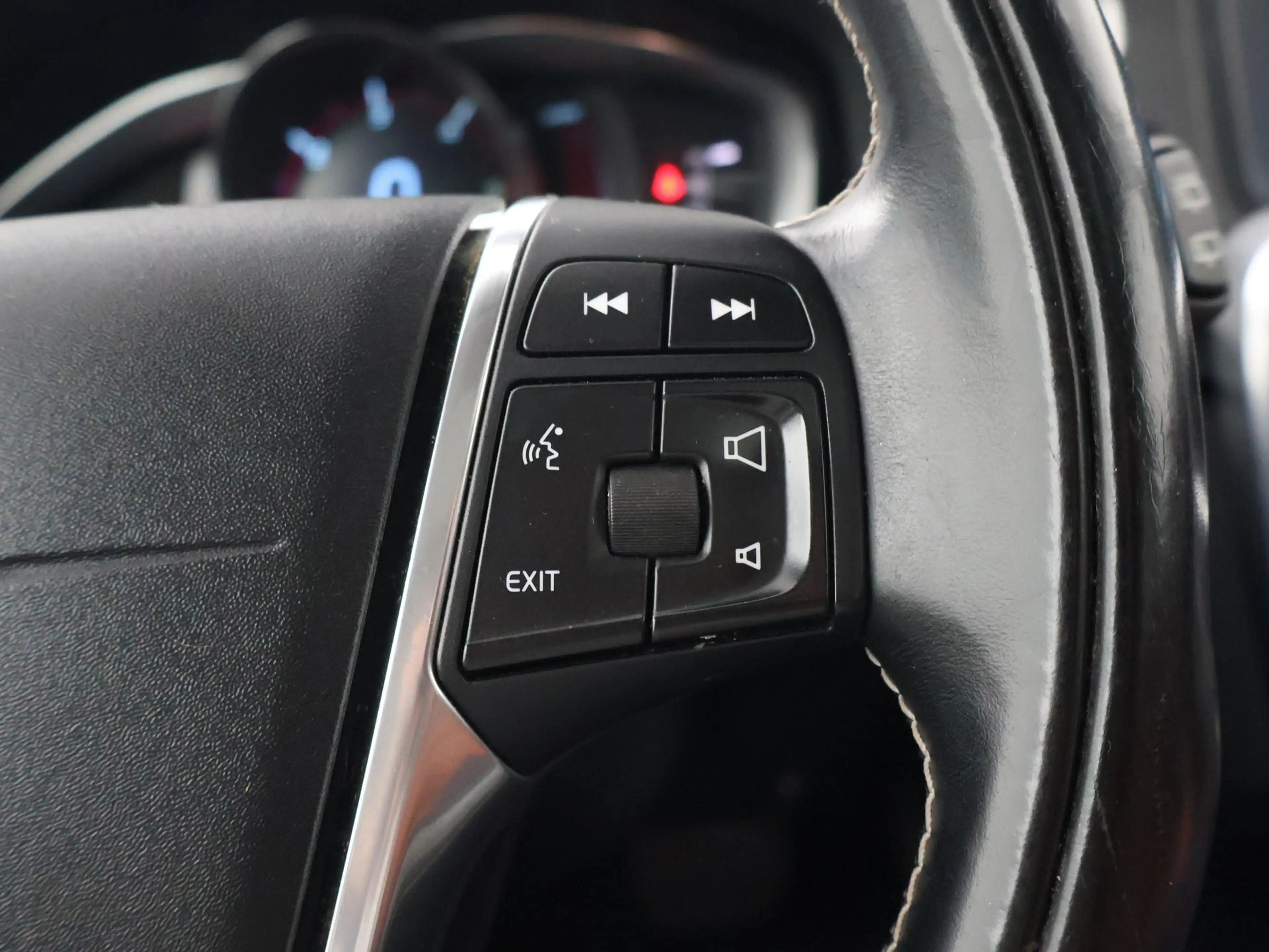 Volvo V60 2.4 D6 AWD PLUG-IN AMBER BLACK + COGNAC LEDER | AD — photo 42
