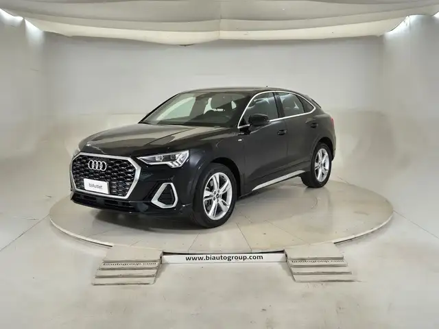 Audi Q3 main image