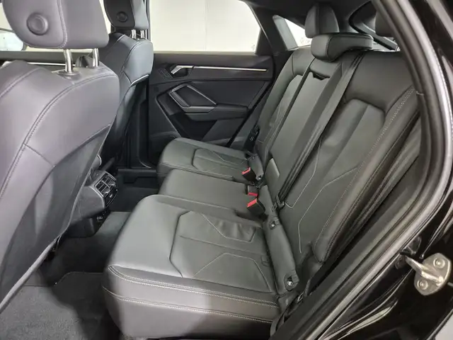 Audi Q3 view 7