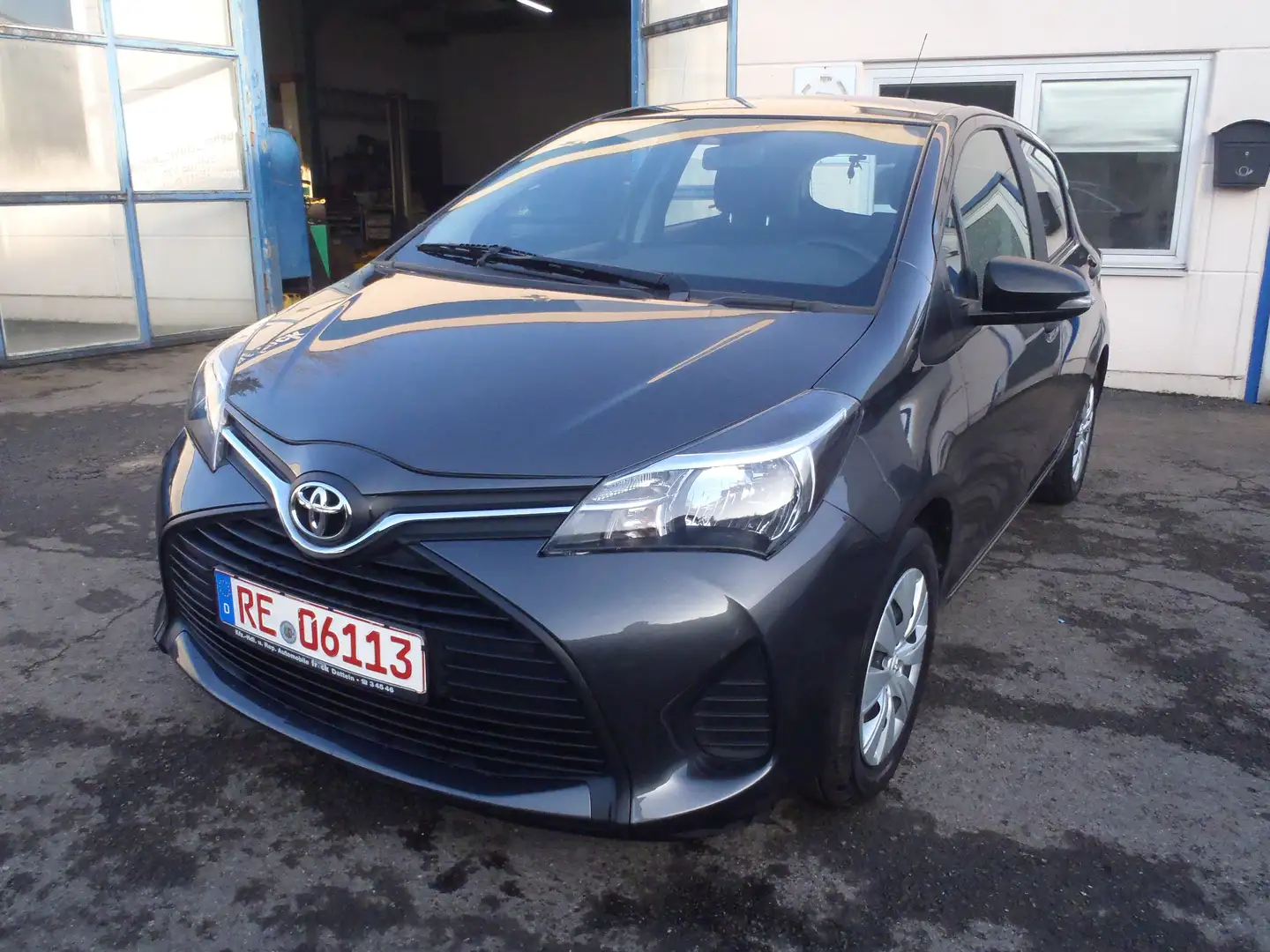 Toyota Yaris 1.0 VVT-i KLIMA Gris - 1