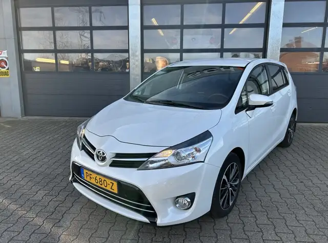 Toyota Verso 1.8 VVT-i 147pk Automaat Dynamic