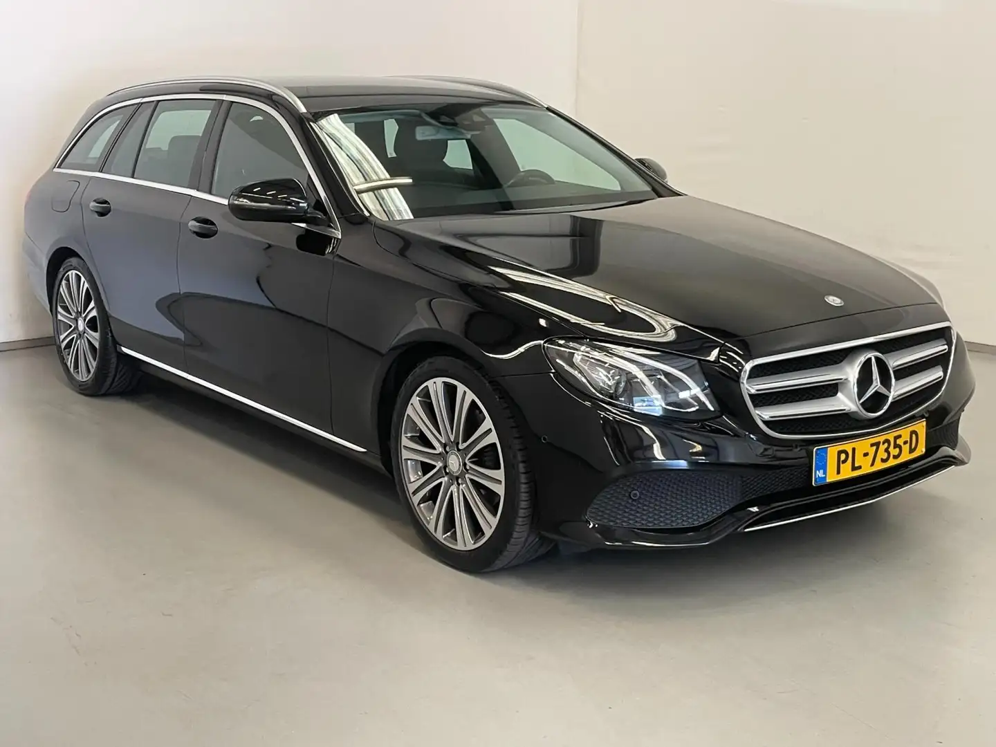 Mercedes-Benz E 200 Estate / NL-auto / Widescreen / Sfeerverlichting Zwart - 2