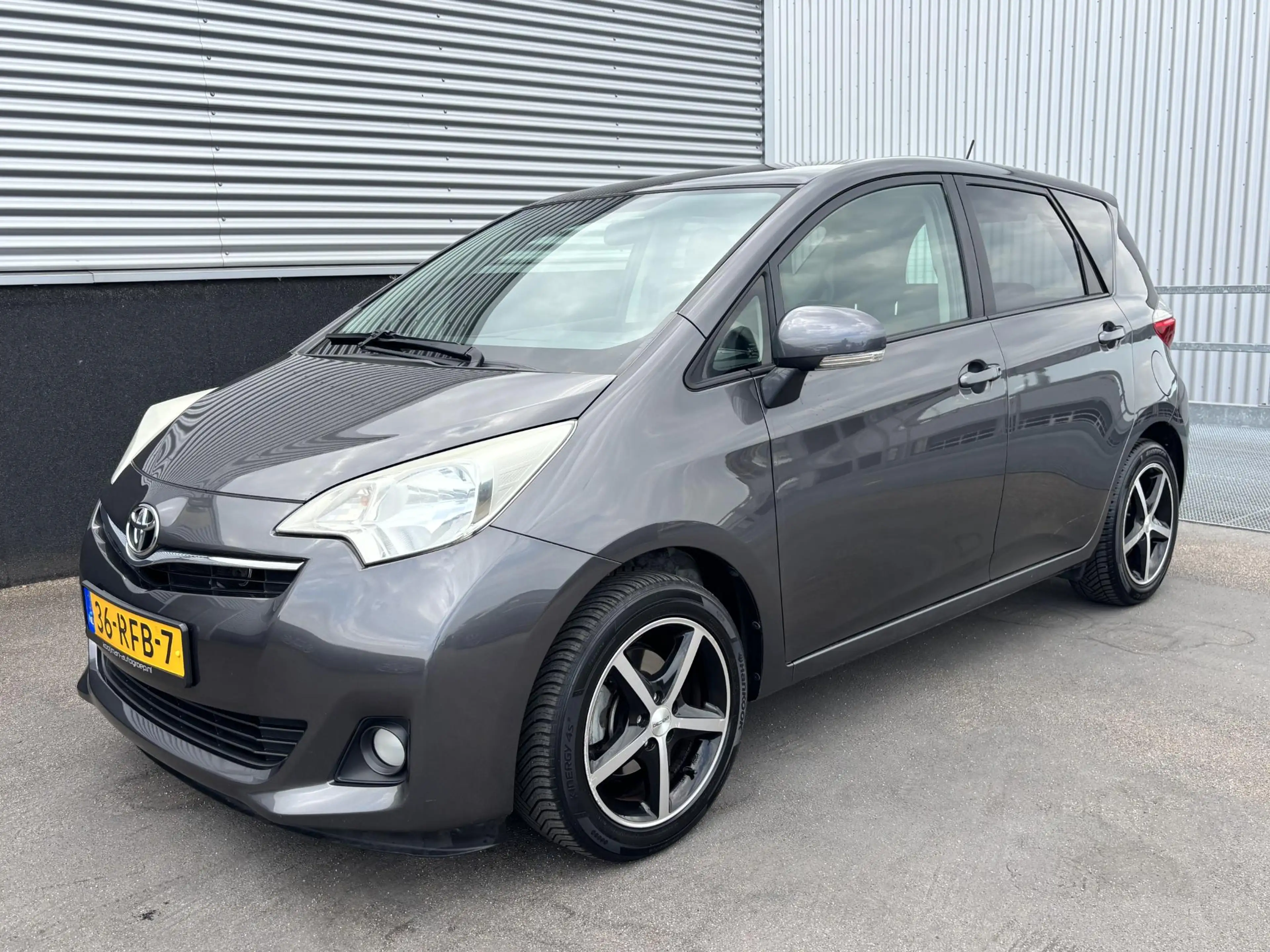 Toyota Verso-S 1.3 VVT-i Aspiration Panoramadak / LM velgen / Tre — photo 4