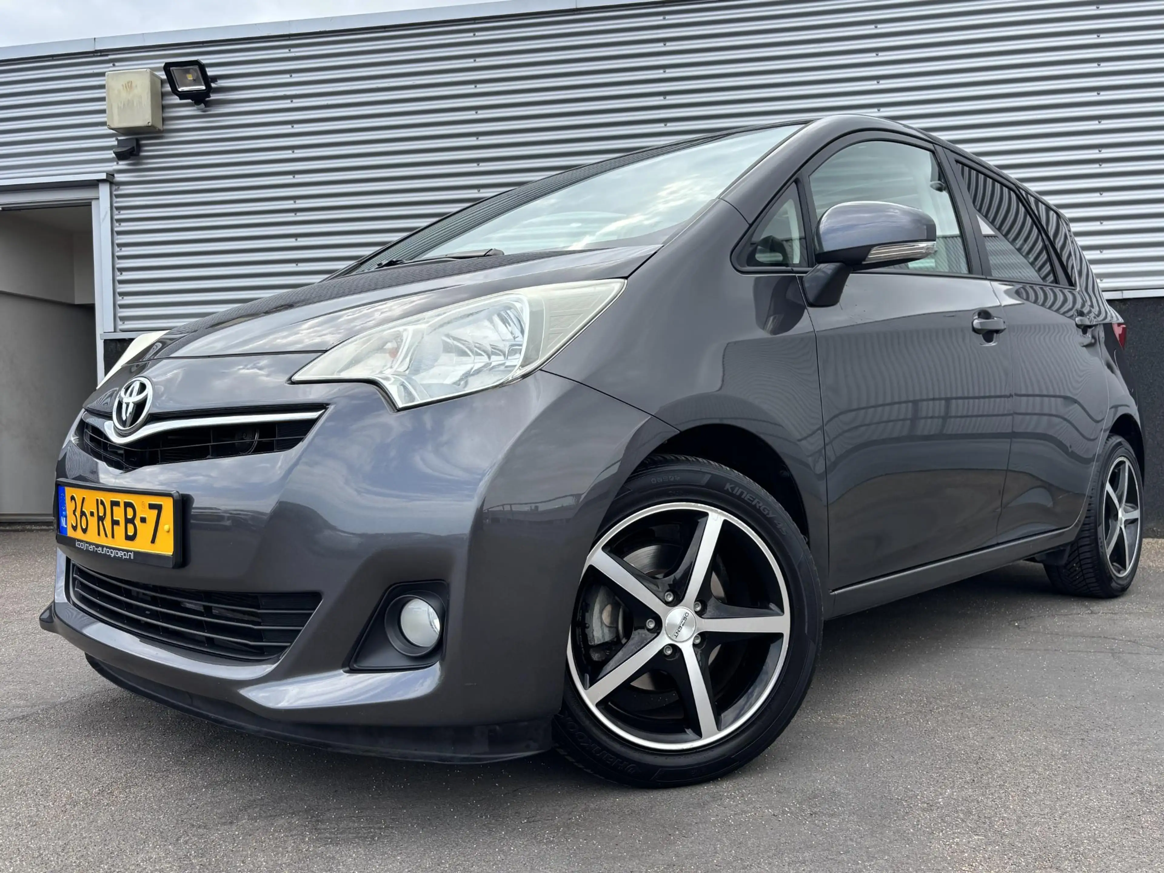 Toyota Verso-S 1.3 VVT-i Aspiration Panoramadak / LM velgen / Tre — photo 2