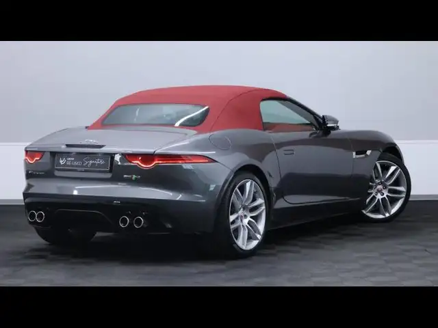 Jaguar F-Type view 16