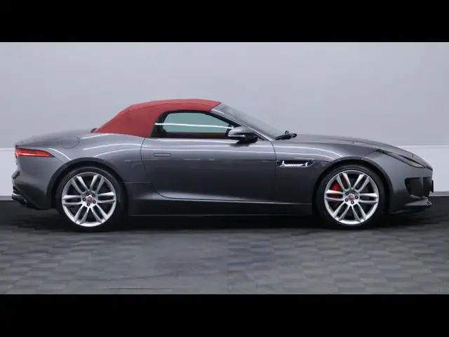 Jaguar F-Type view 12