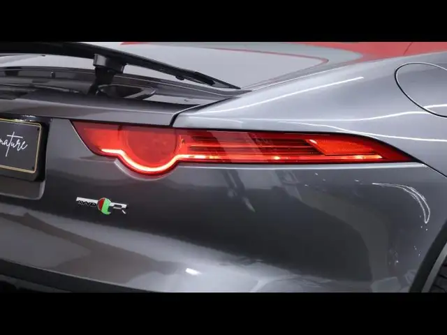 Jaguar F-Type view 24