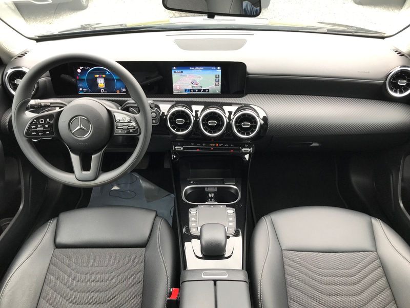 Mercedes-Benz A 180 d 8G Style Kamera LED T-Leder MBUX PDC — photo 5