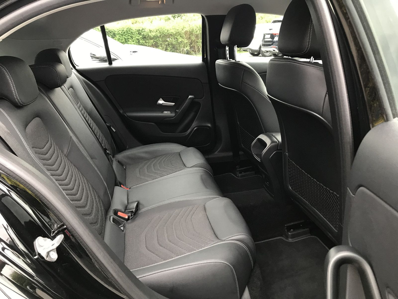 Mercedes-Benz A 180 d 8G Style Kamera LED T-Leder MBUX PDC — photo 15