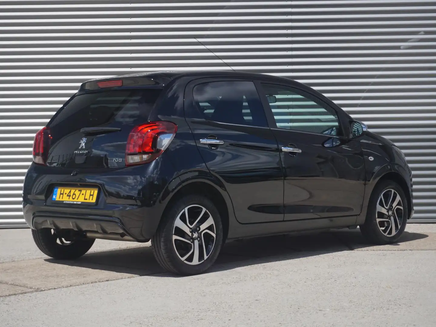 Peugeot 108 1.0 e-VTi Allure Camera | Carplay | Cruise Control Zwart - 2