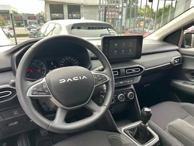 Dacia Sandero view 8