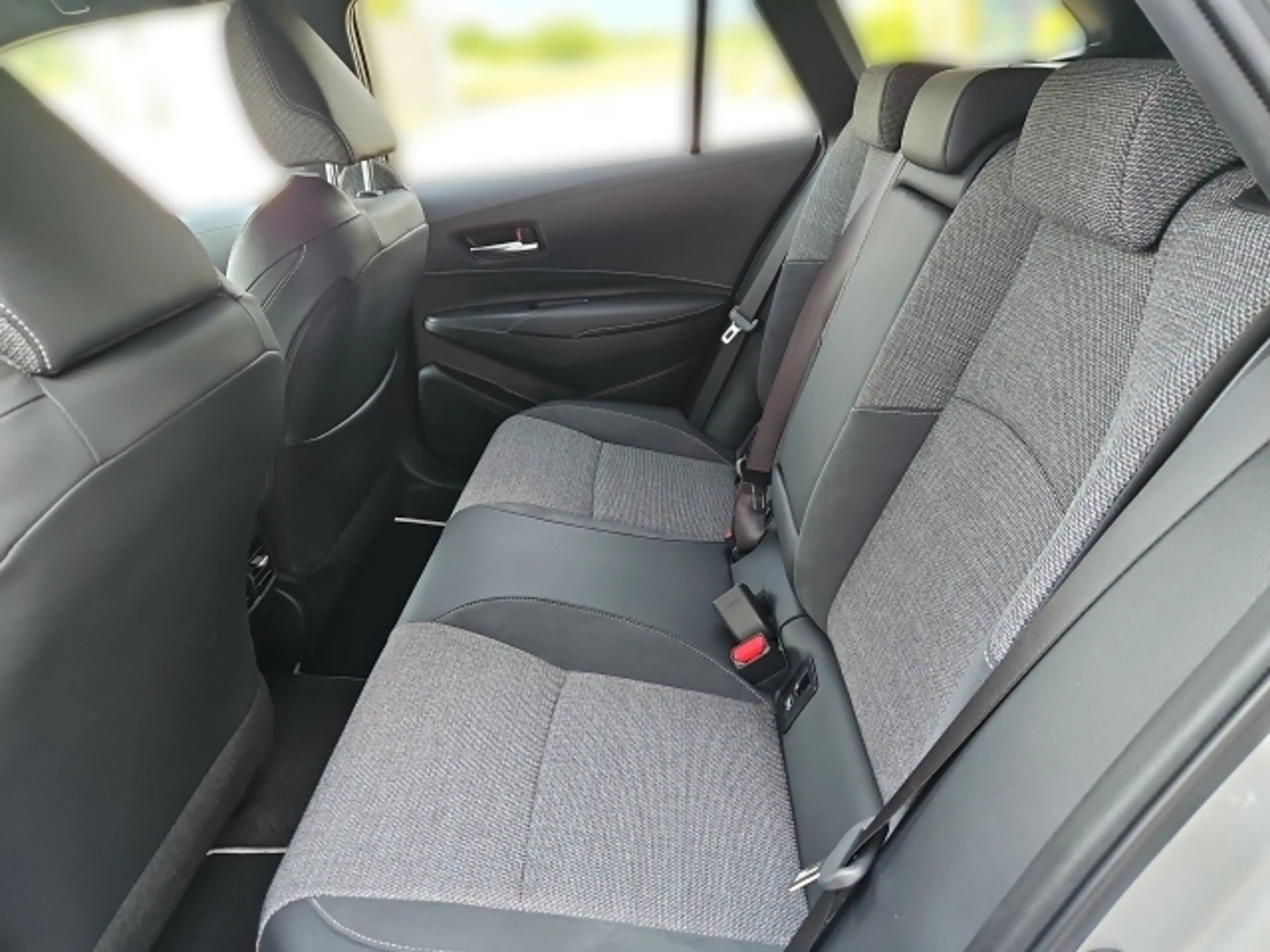 Toyota Corolla Corolla HB/TS Touring Sports Teamplayer 1,8-l-Hybr — photo 8