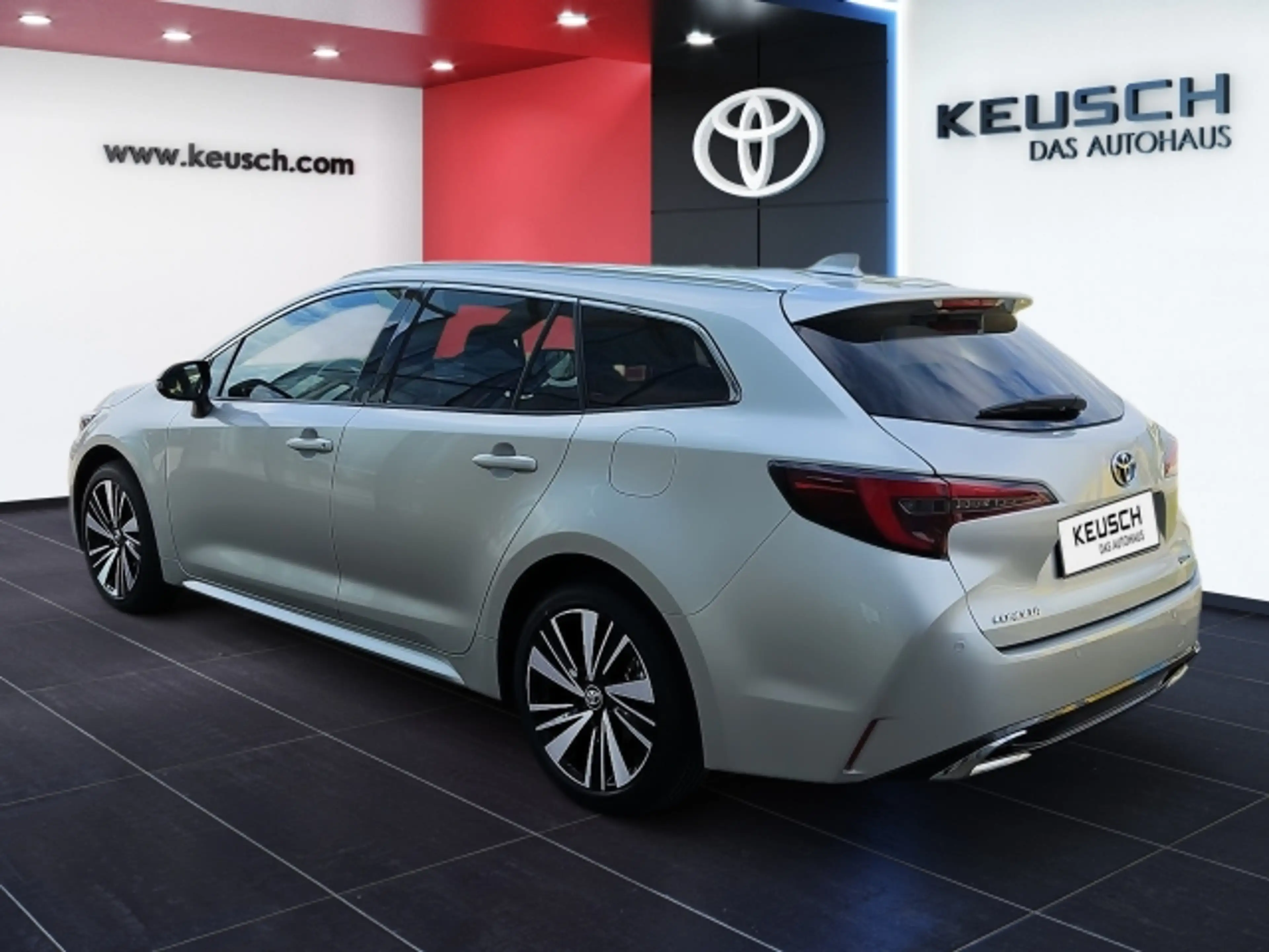 Toyota Corolla Corolla HB/TS Touring Sports Teamplayer 1,8-l-Hybr — photo 11