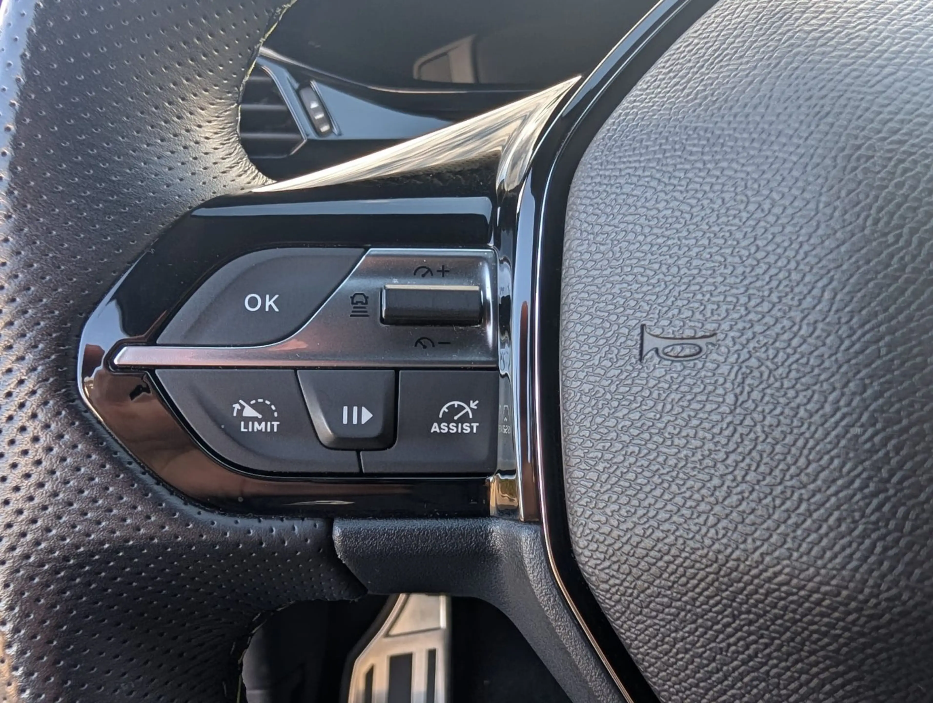 Peugeot 308 SW GT HDI 130 EAT8 MATRIX KAMERA M+S REIFEN — photo 13