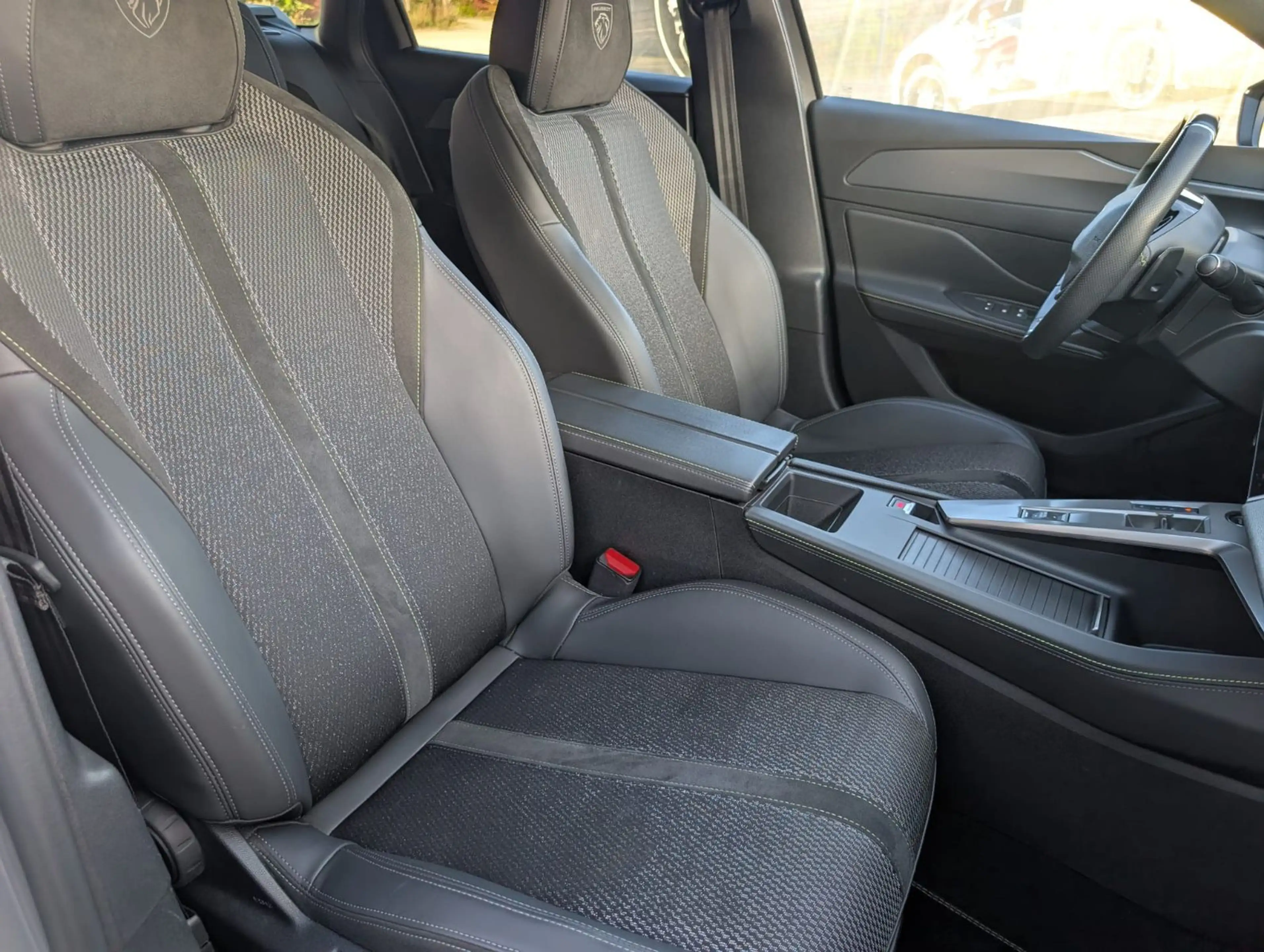 Peugeot 308 SW GT HDI 130 EAT8 MATRIX KAMERA M+S REIFEN — photo 12