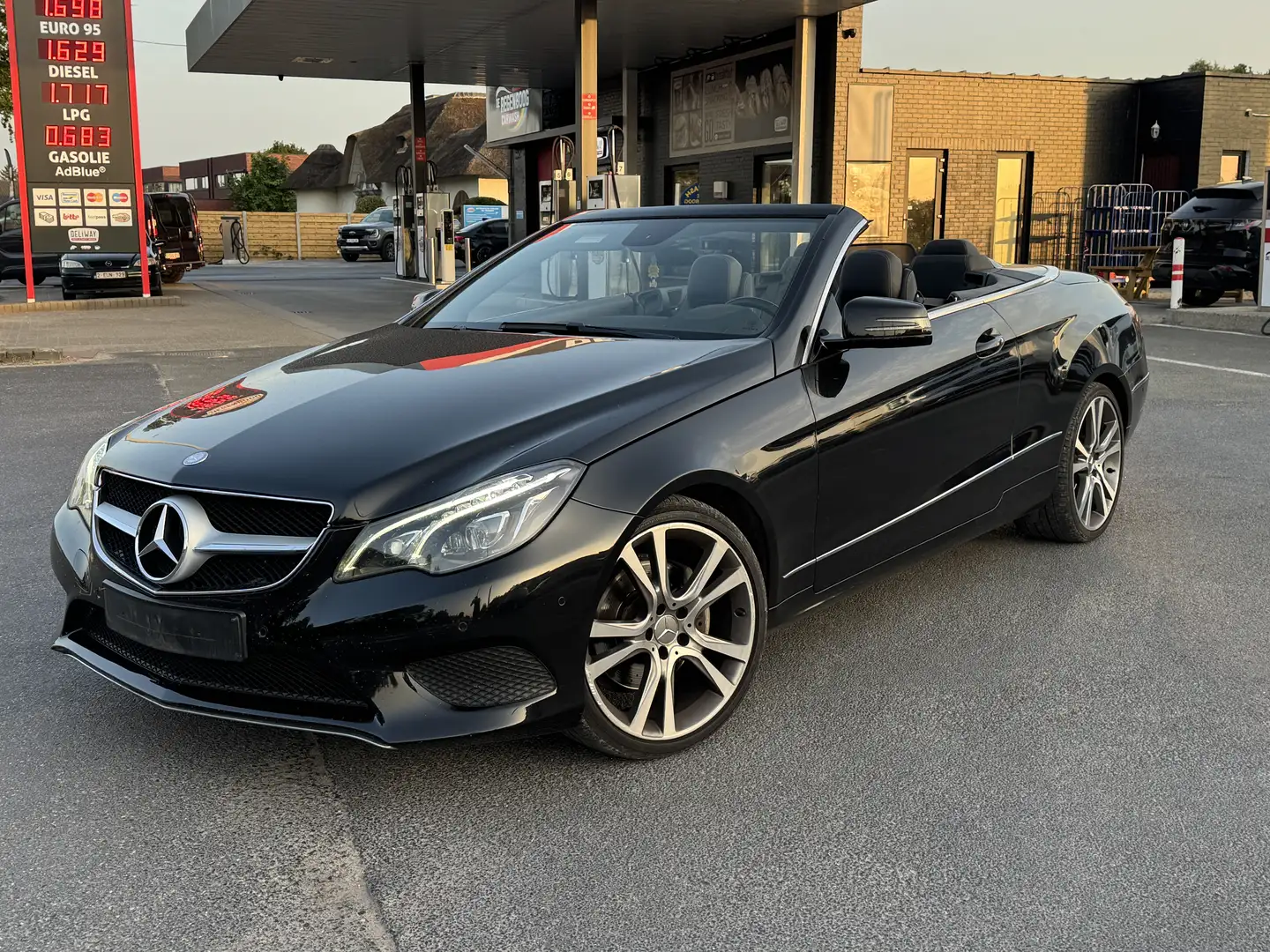 Mercedes-Benz E 220 (BlueTEC) d Cabrio Zwart - 1