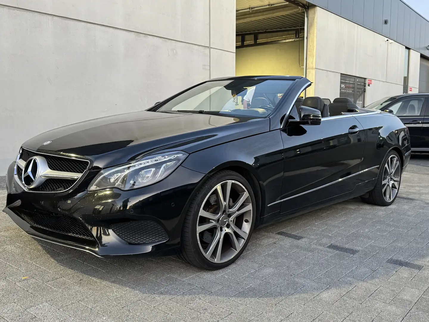 Mercedes-Benz E 220 (BlueTEC) d Cabrio Noir - 1
