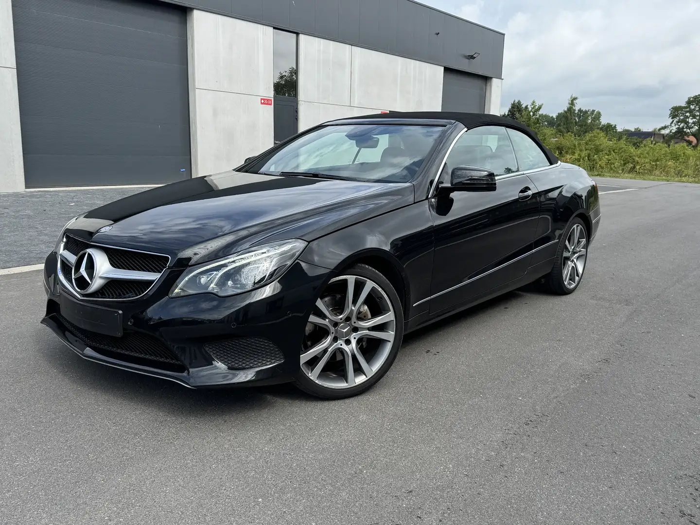 Mercedes-Benz E 220 (BlueTEC) d Cabrio Noir - 1