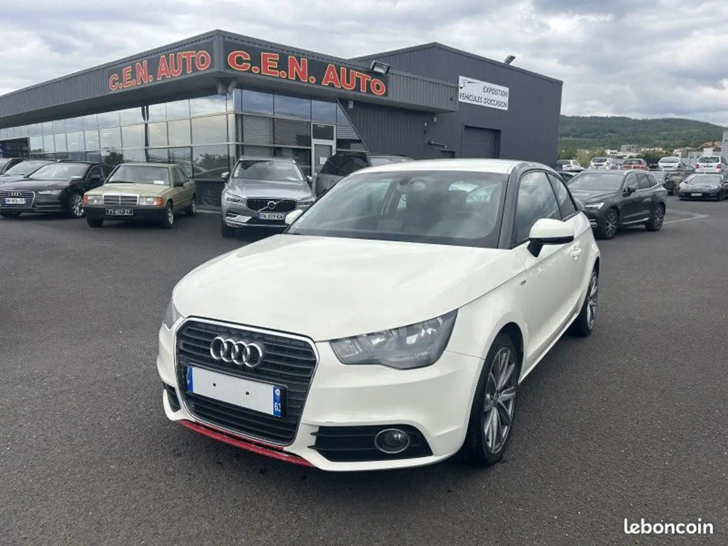 Audi A1 1.6 TDI 105CH FAP AMBITION LUXE Weiß - 1