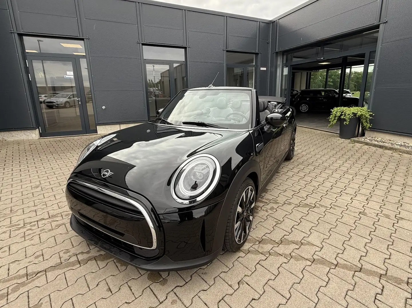 MINI Cooper Cabrio Classic Trim Schwarz - 1