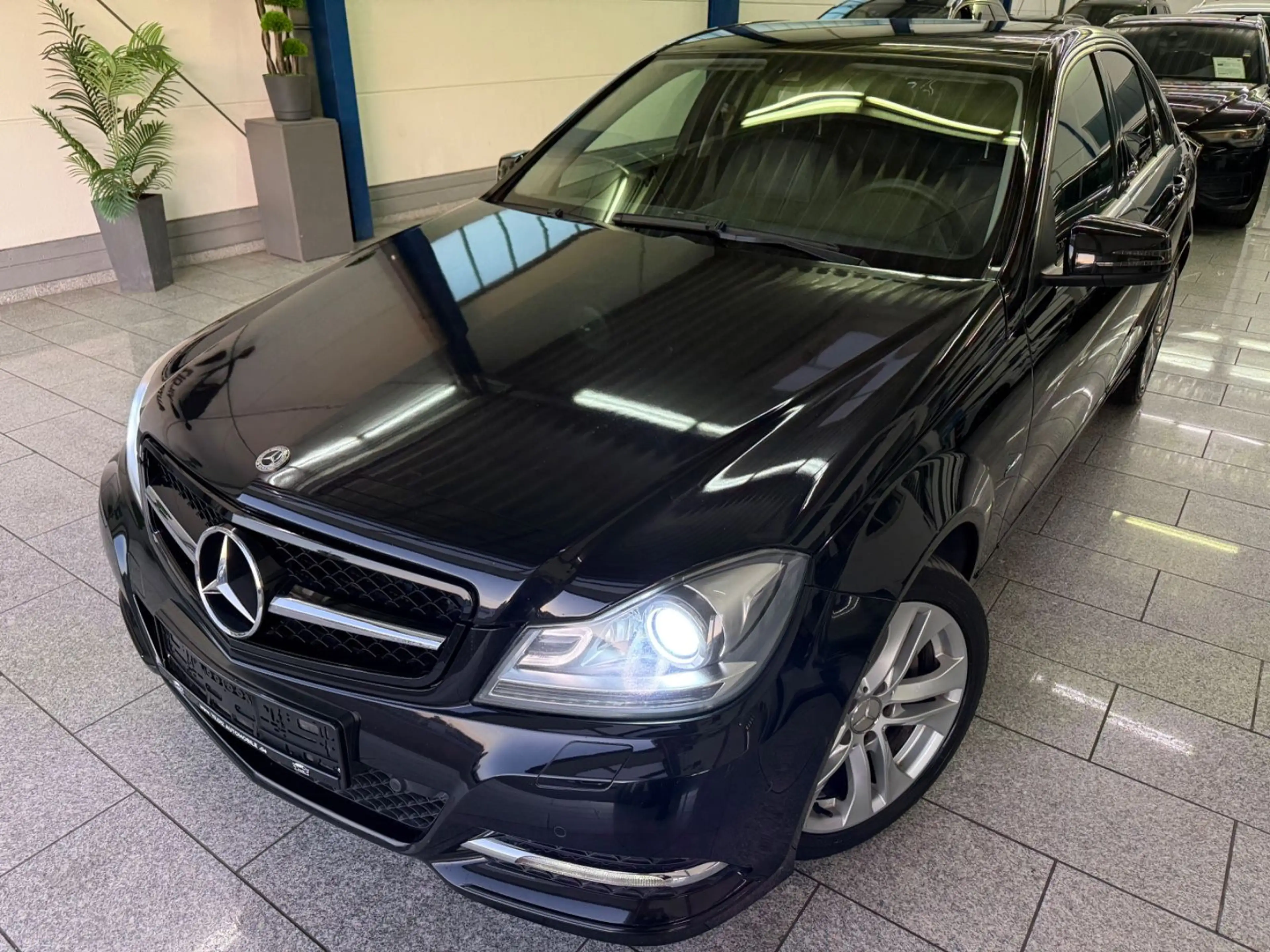 Mercedes-Benz C 220 CDI*AUTO*BI-XN*TMP*NAV*SHZ*MMRY*LED*STDHZG