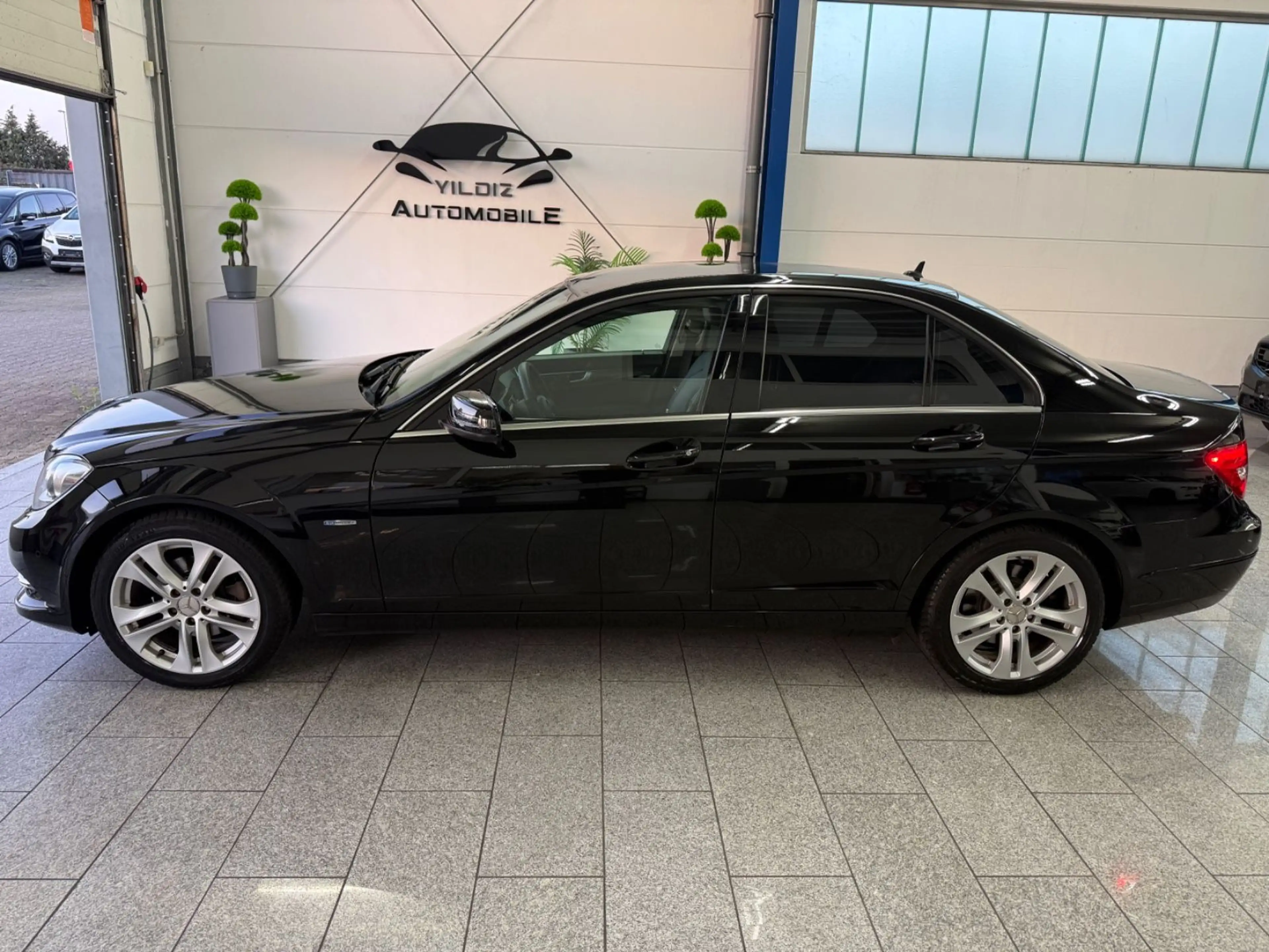 Mercedes-Benz C 220 CDI*AUTO*BI-XN*TMP*NAV*SHZ*MMRY*LED*STDHZG — photo 10