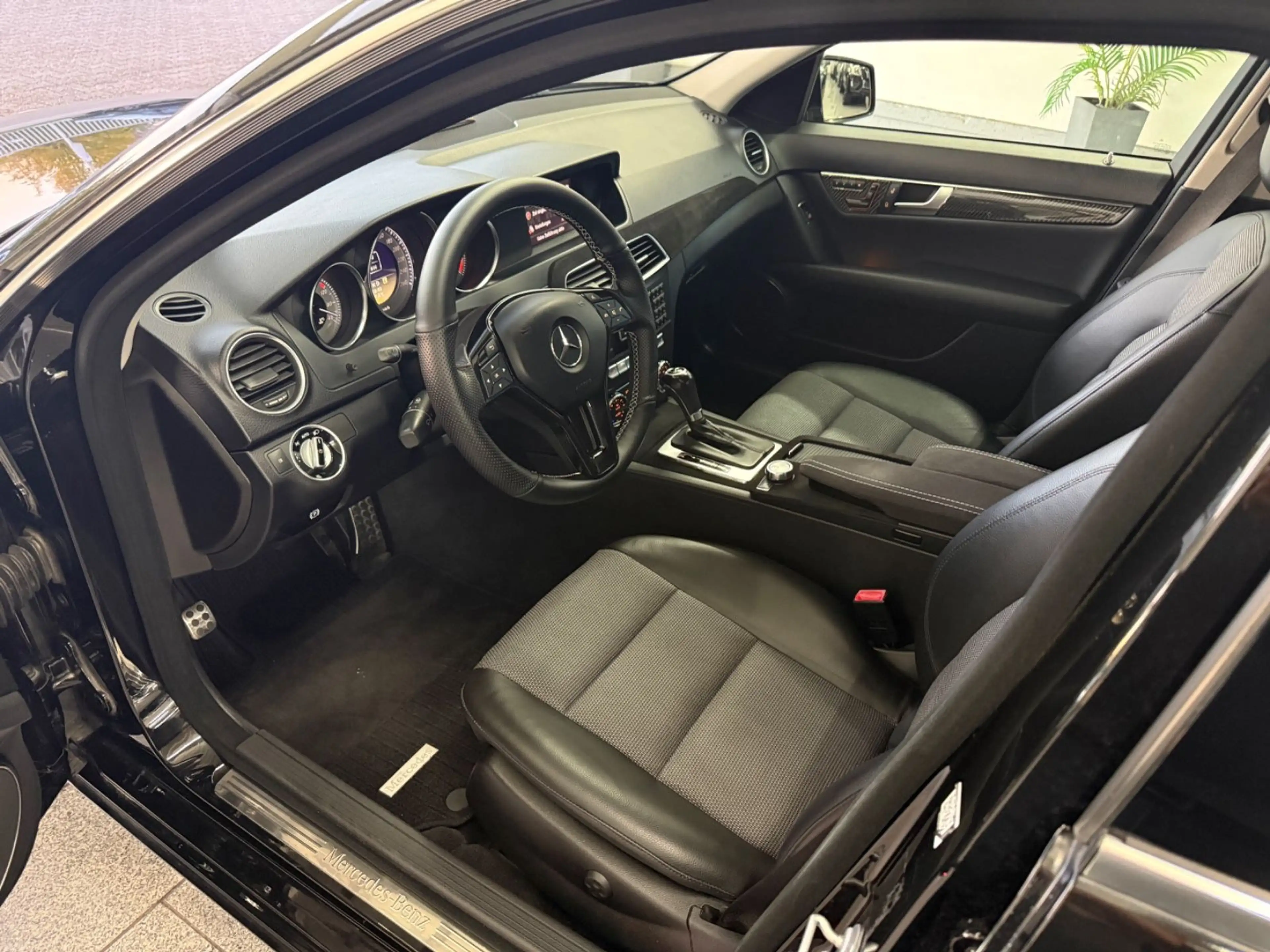 Mercedes-Benz C 220 CDI*AUTO*BI-XN*TMP*NAV*SHZ*MMRY*LED*STDHZG — photo 11