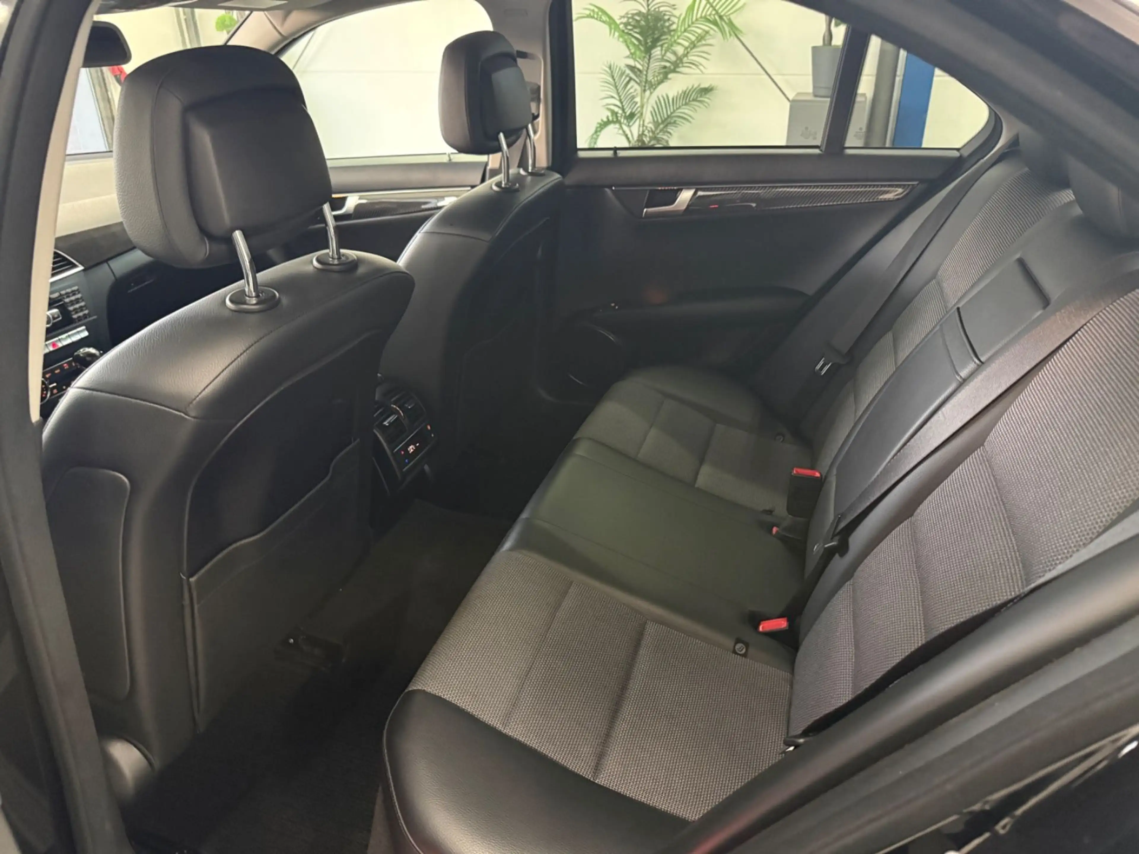 Mercedes-Benz C 220 CDI*AUTO*BI-XN*TMP*NAV*SHZ*MMRY*LED*STDHZG — photo 13