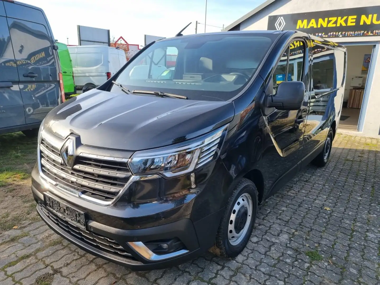 Renault Trafic Blue dCi 170 EDC L1H1 3,0t Komfort Schwarz - 1