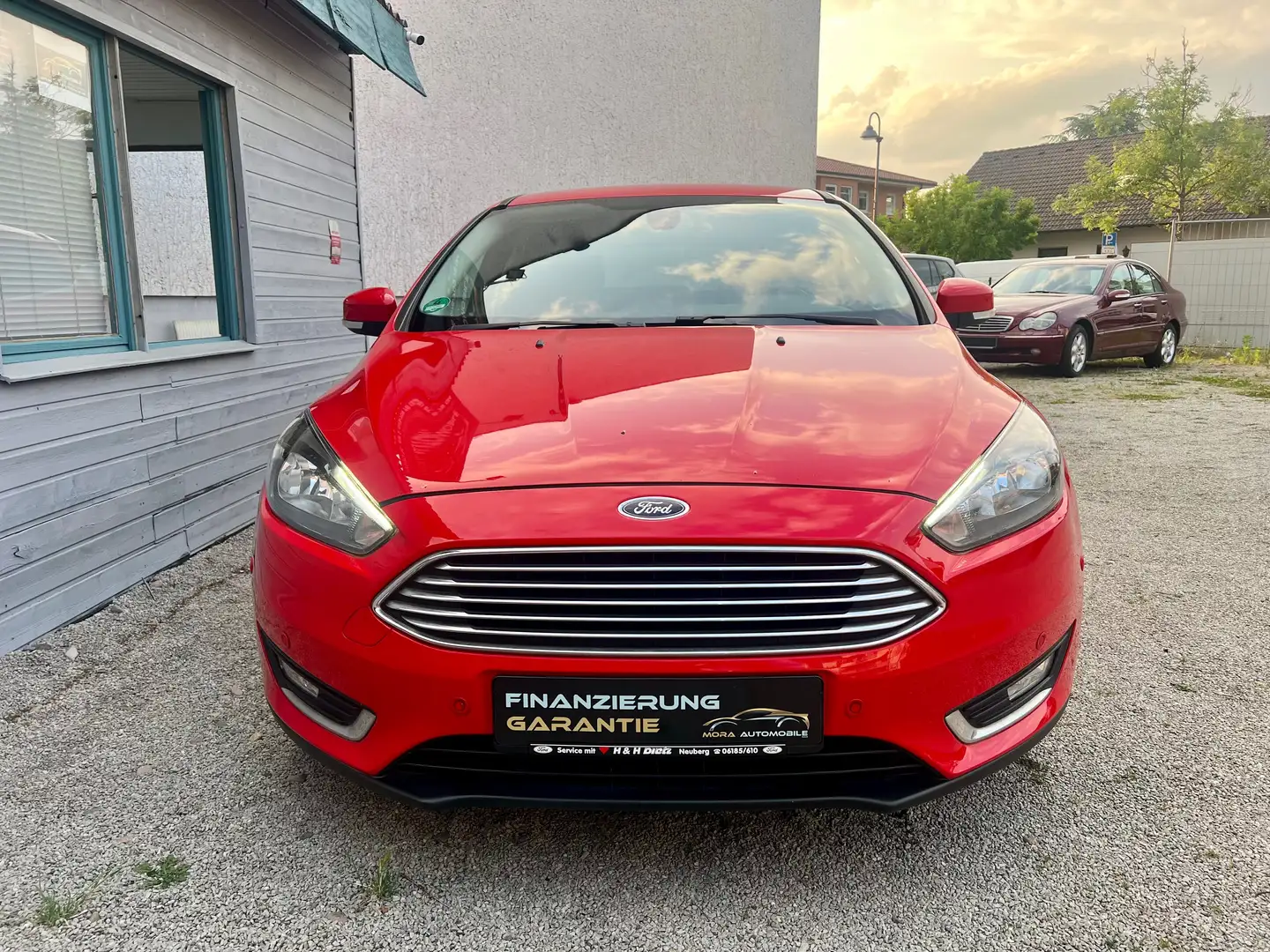 Ford Focus Titanium*TÜV NEU*Kamera*Scheckheft* Rouge - 1