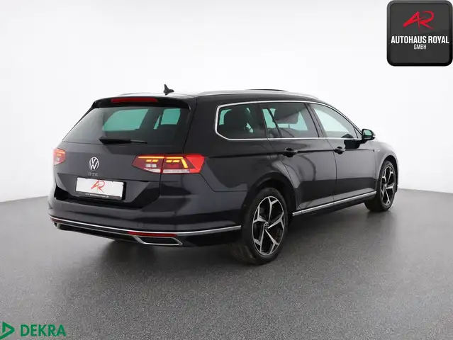 Volkswagen Passat view 5